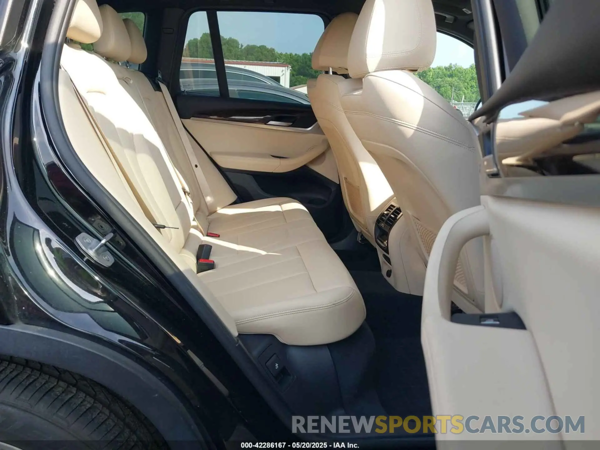 8 Photograph of a damaged car 5UXTR9C55KLE15302 BMW X3 2019