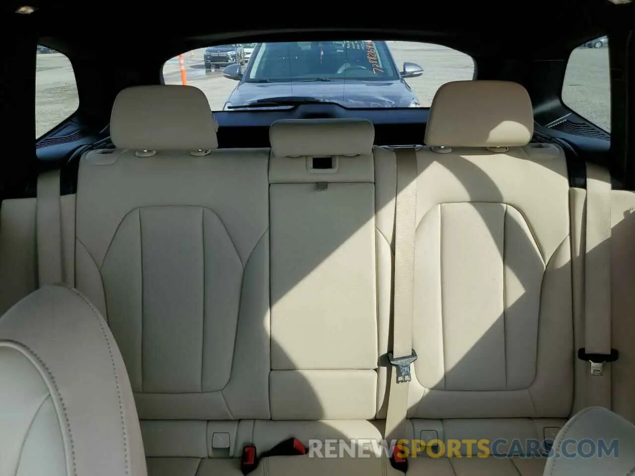 10 Photograph of a damaged car 5UXTR9C55KLP82598 BMW X3 2019