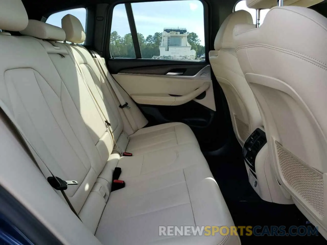 11 Photograph of a damaged car 5UXTR9C55KLP82598 BMW X3 2019