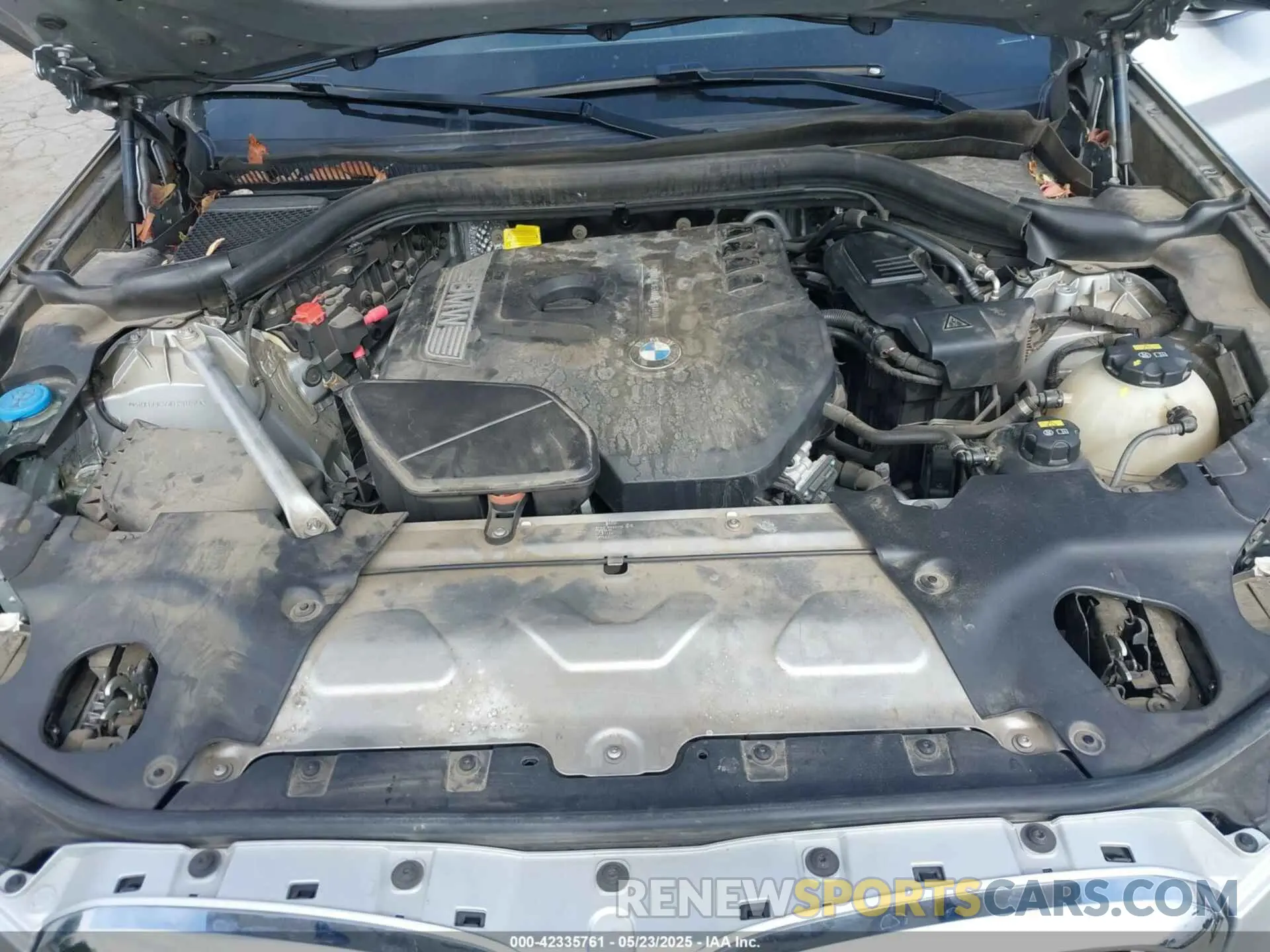 10 Photograph of a damaged car 5UXTR9C55KLP91754 BMW X3 2019