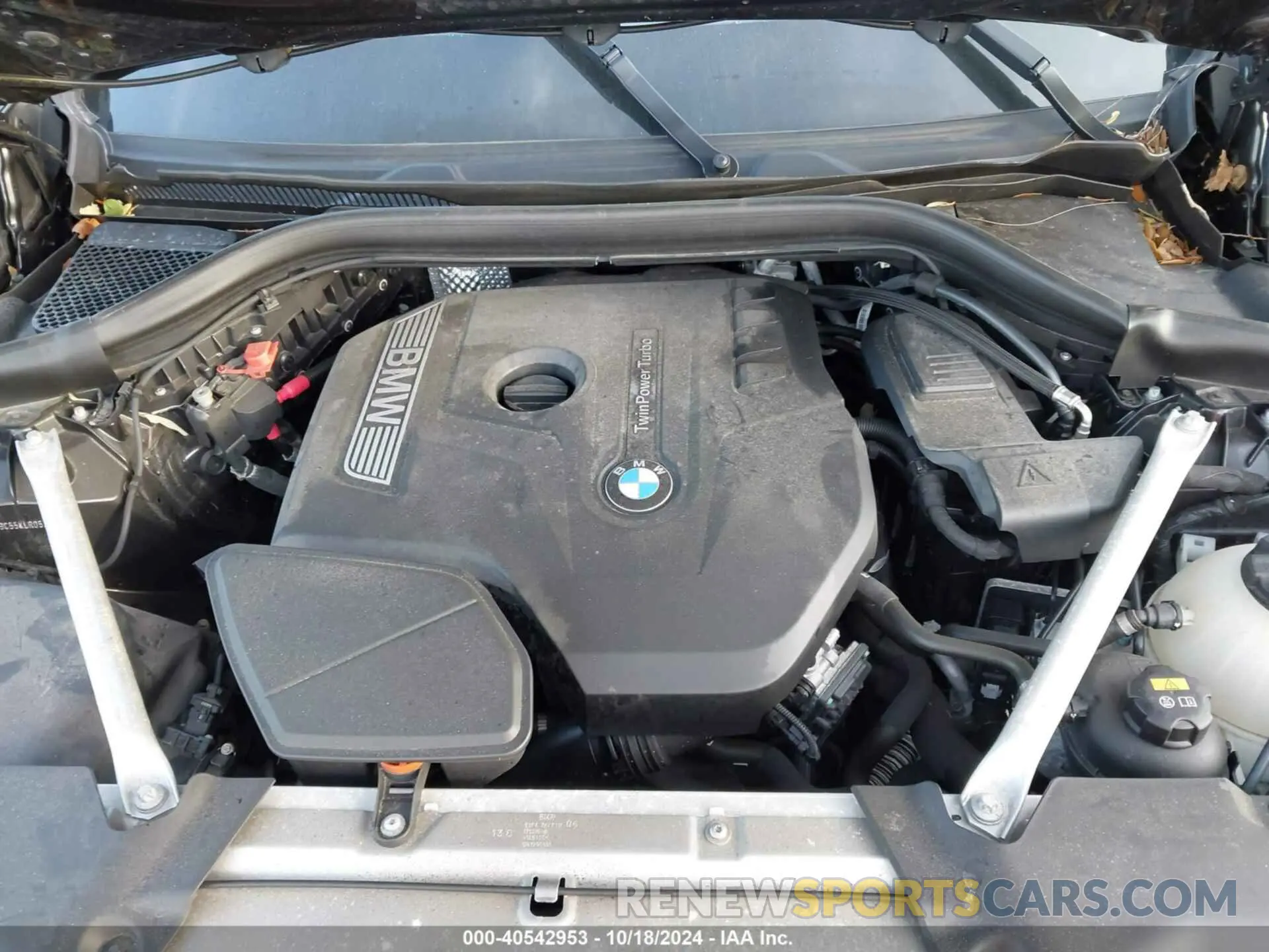 10 Photograph of a damaged car 5UXTR9C55KLR05283 BMW X3 2019