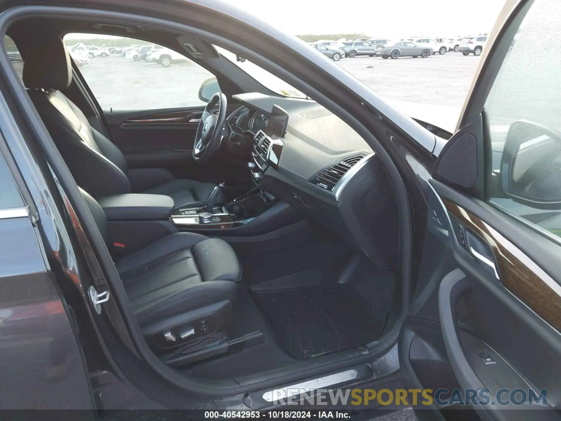 5 Photograph of a damaged car 5UXTR9C55KLR05283 BMW X3 2019