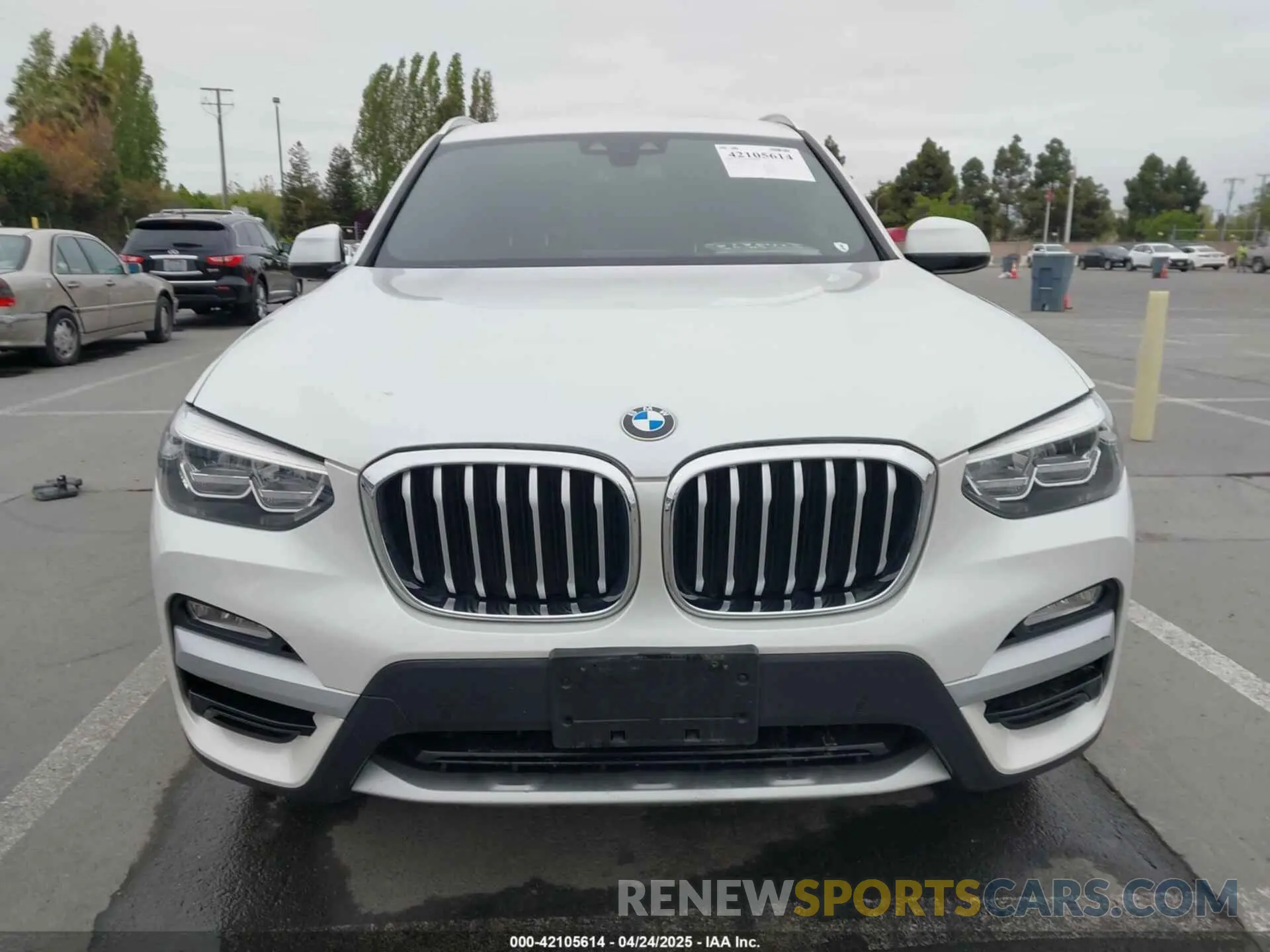 11 Photograph of a damaged car 5UXTR9C55KLR07275 BMW X3 2019