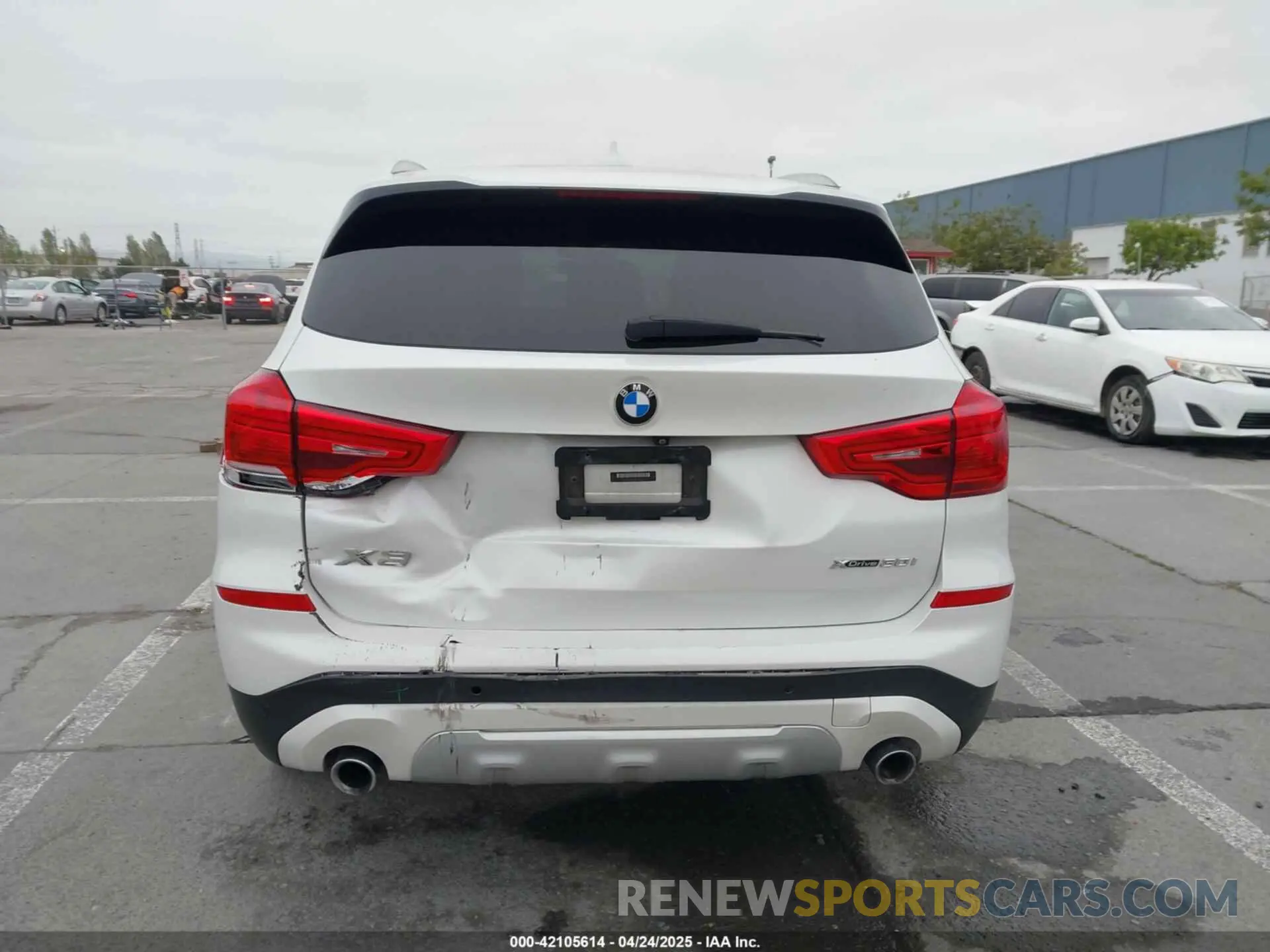 15 Photograph of a damaged car 5UXTR9C55KLR07275 BMW X3 2019