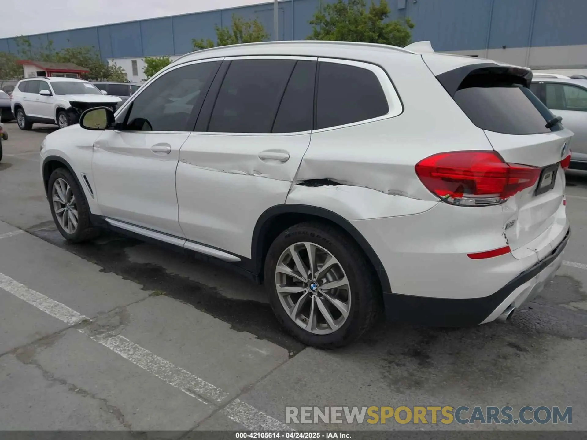 3 Photograph of a damaged car 5UXTR9C55KLR07275 BMW X3 2019