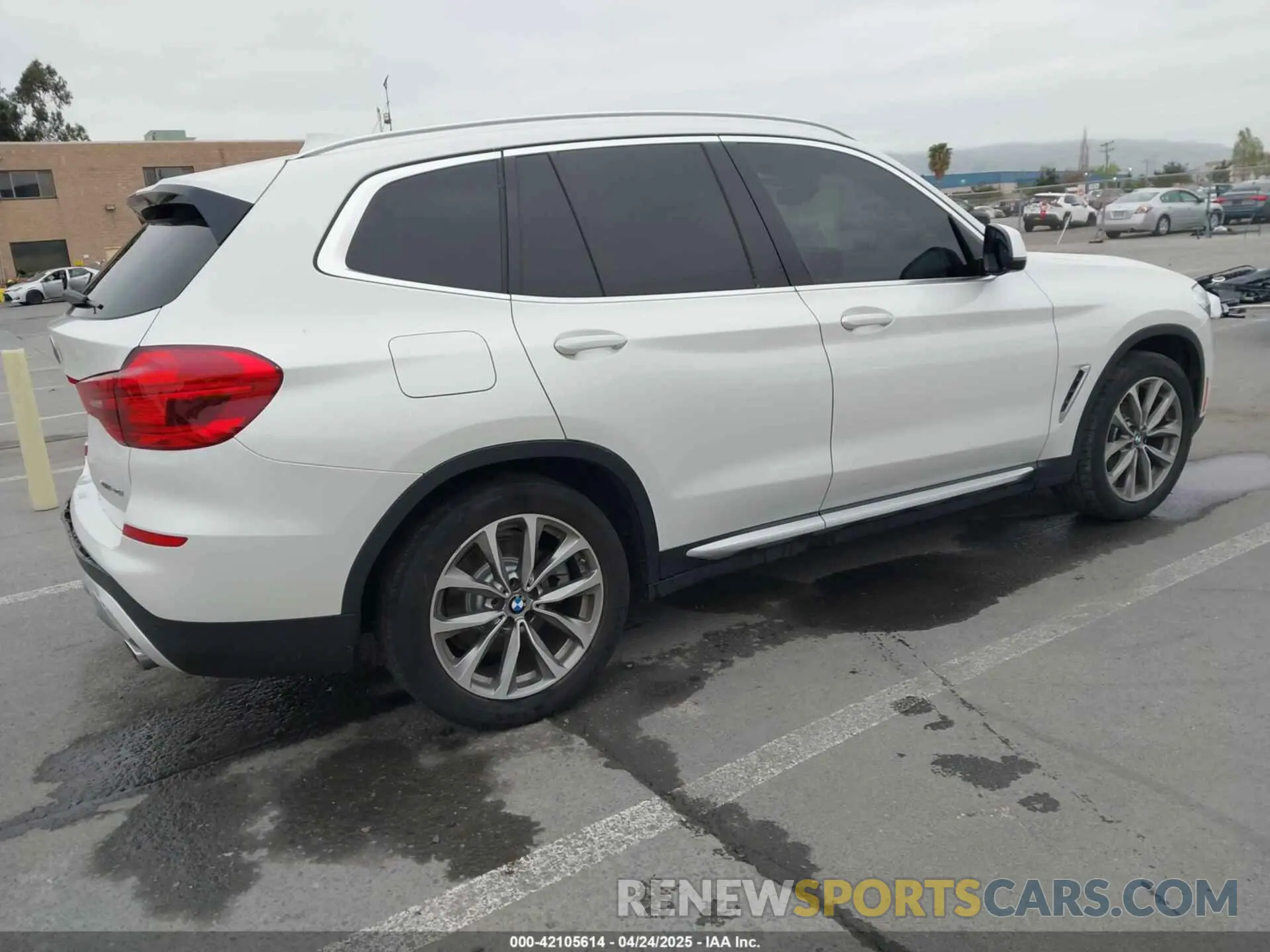 4 Photograph of a damaged car 5UXTR9C55KLR07275 BMW X3 2019