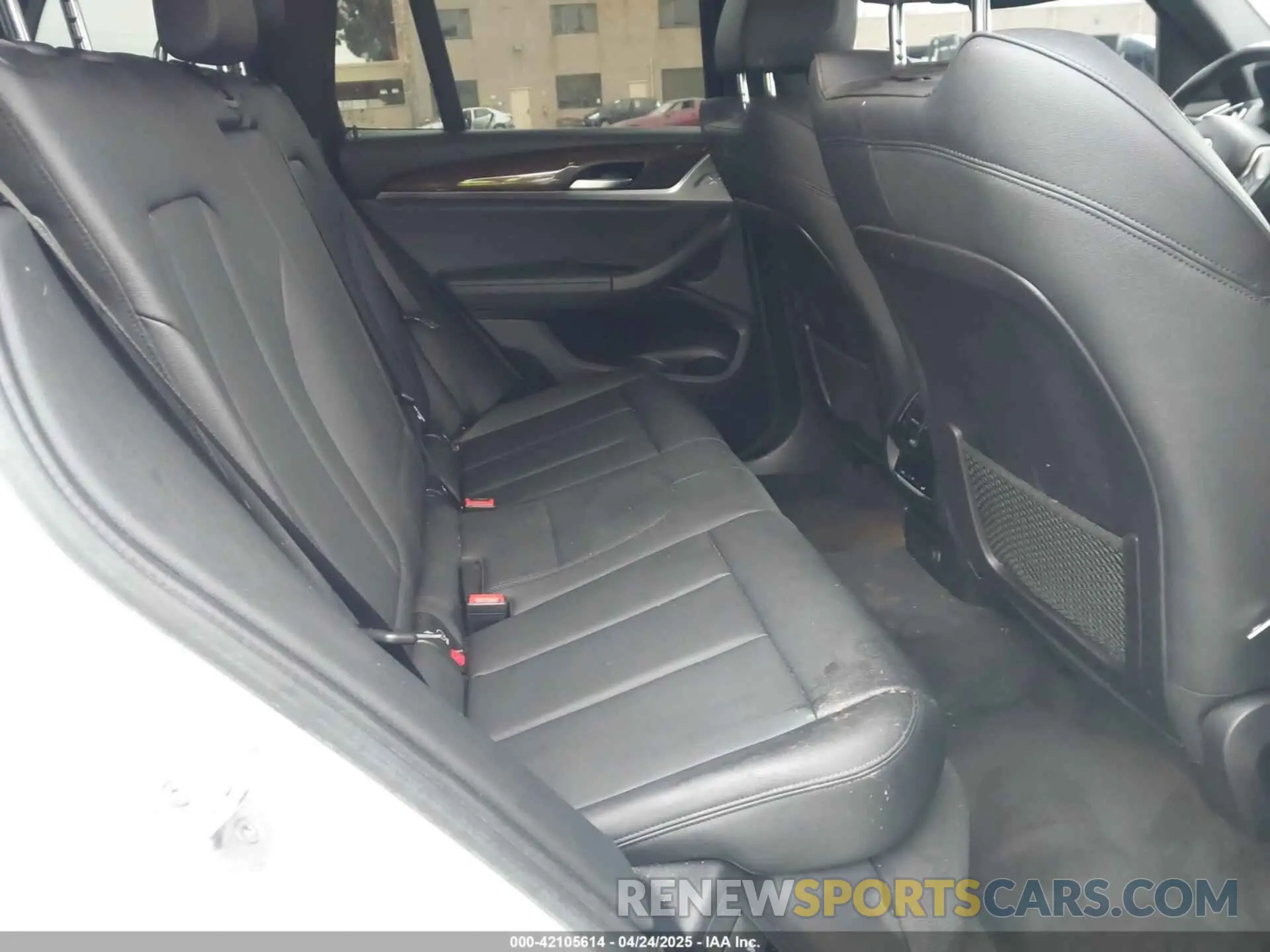 8 Photograph of a damaged car 5UXTR9C55KLR07275 BMW X3 2019