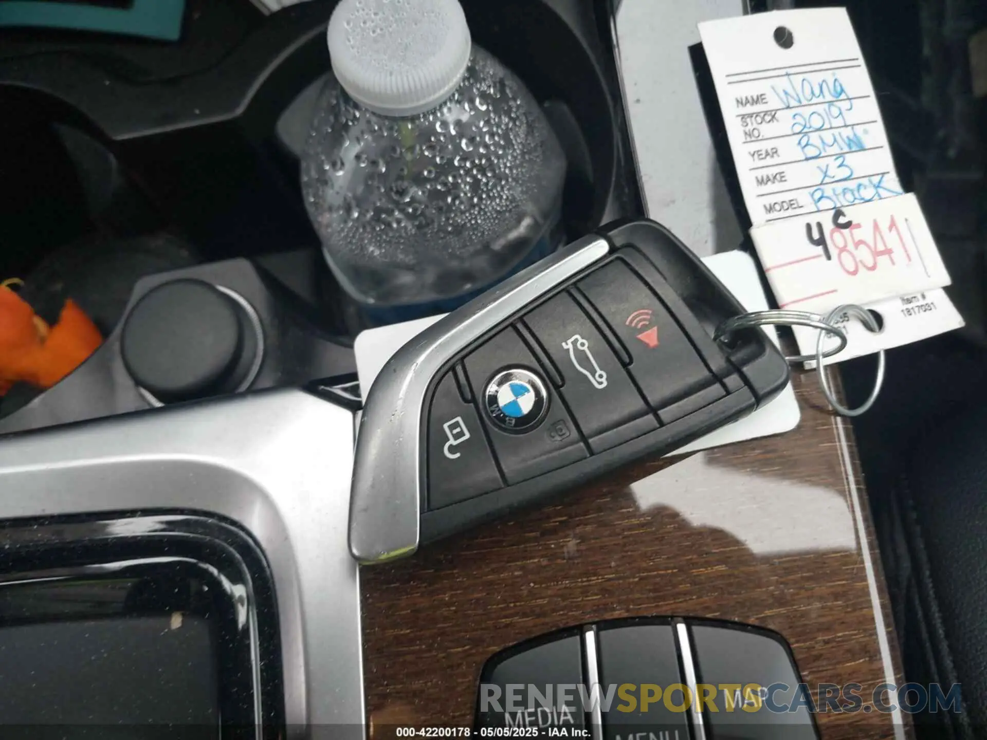 11 Photograph of a damaged car 5UXTR9C56KLD92631 BMW X3 2019