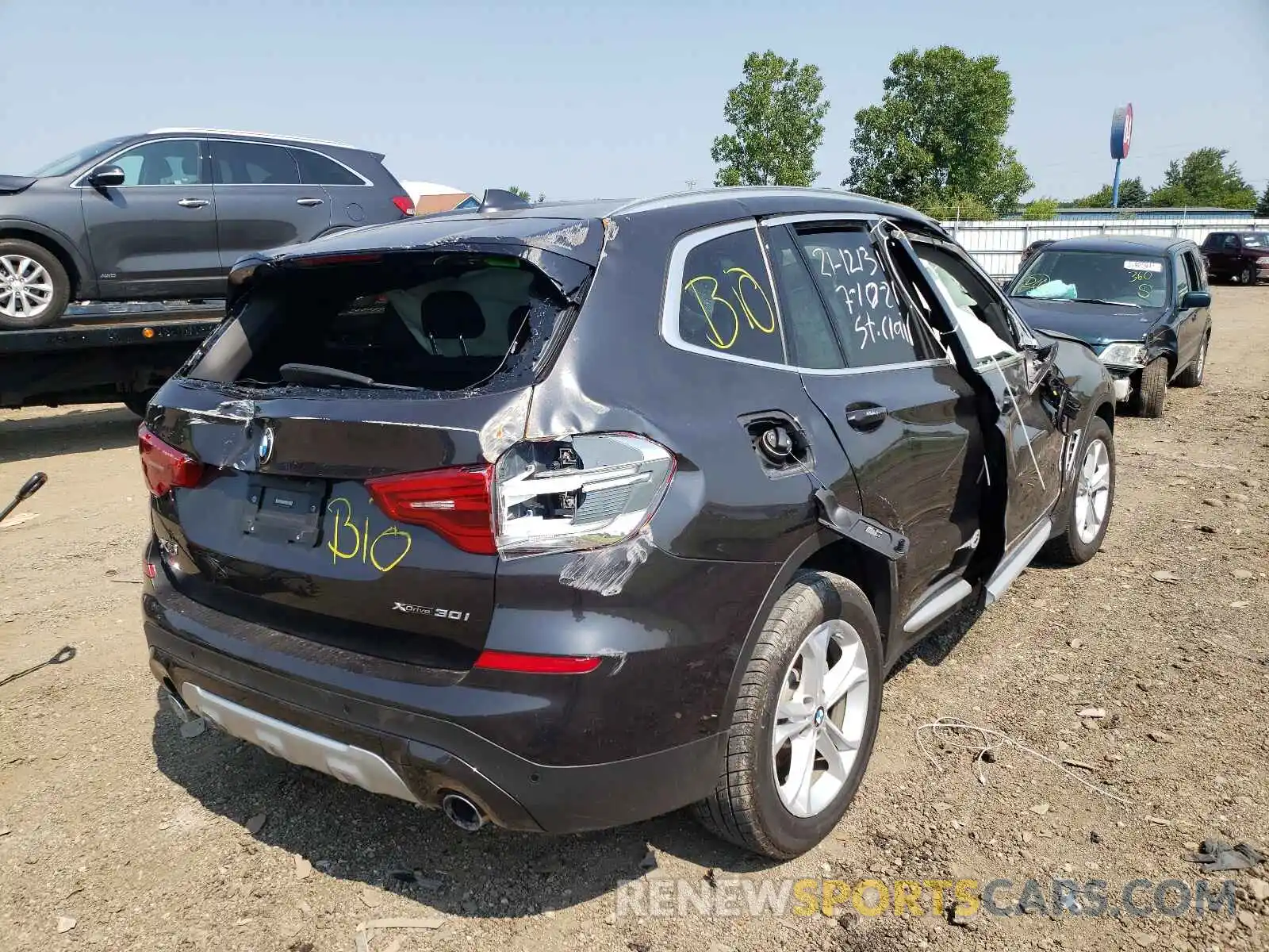 10 Photograph of a damaged car 5UXTR9C56KLD94976 BMW X3 2019