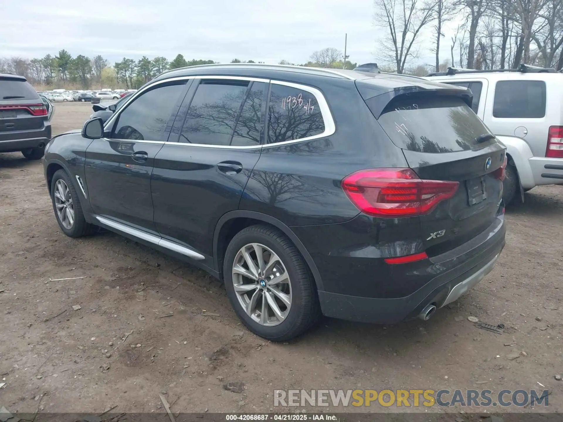 3 Photograph of a damaged car 5UXTR9C56KLE13087 BMW X3 2019