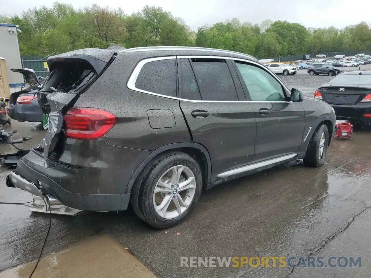 3 Photograph of a damaged car 5UXTR9C56KLE18970 BMW X3 2019