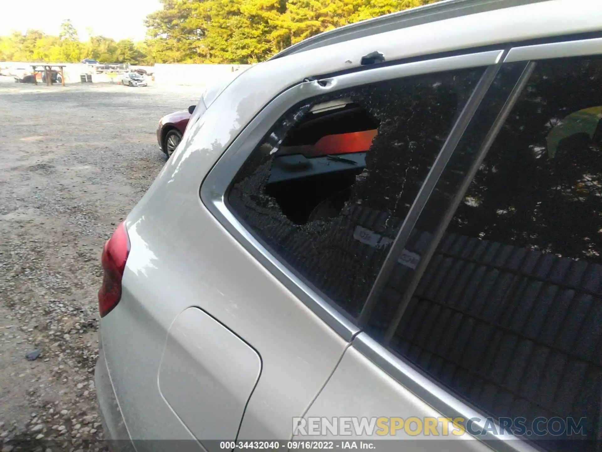 11 Photograph of a damaged car 5UXTR9C56KLP77457 BMW X3 2019