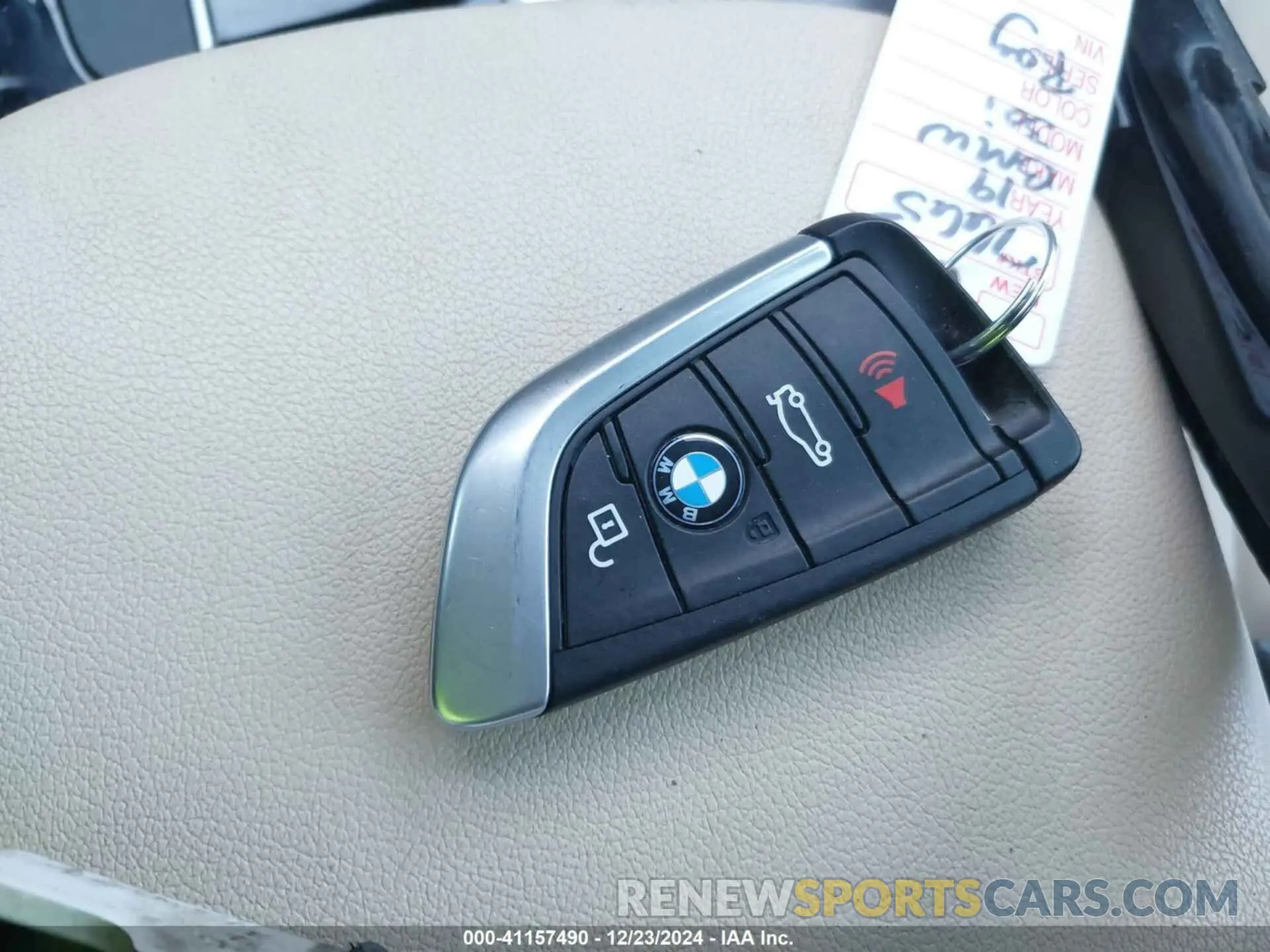 11 Photograph of a damaged car 5UXTR9C56KLP82299 BMW X3 2019