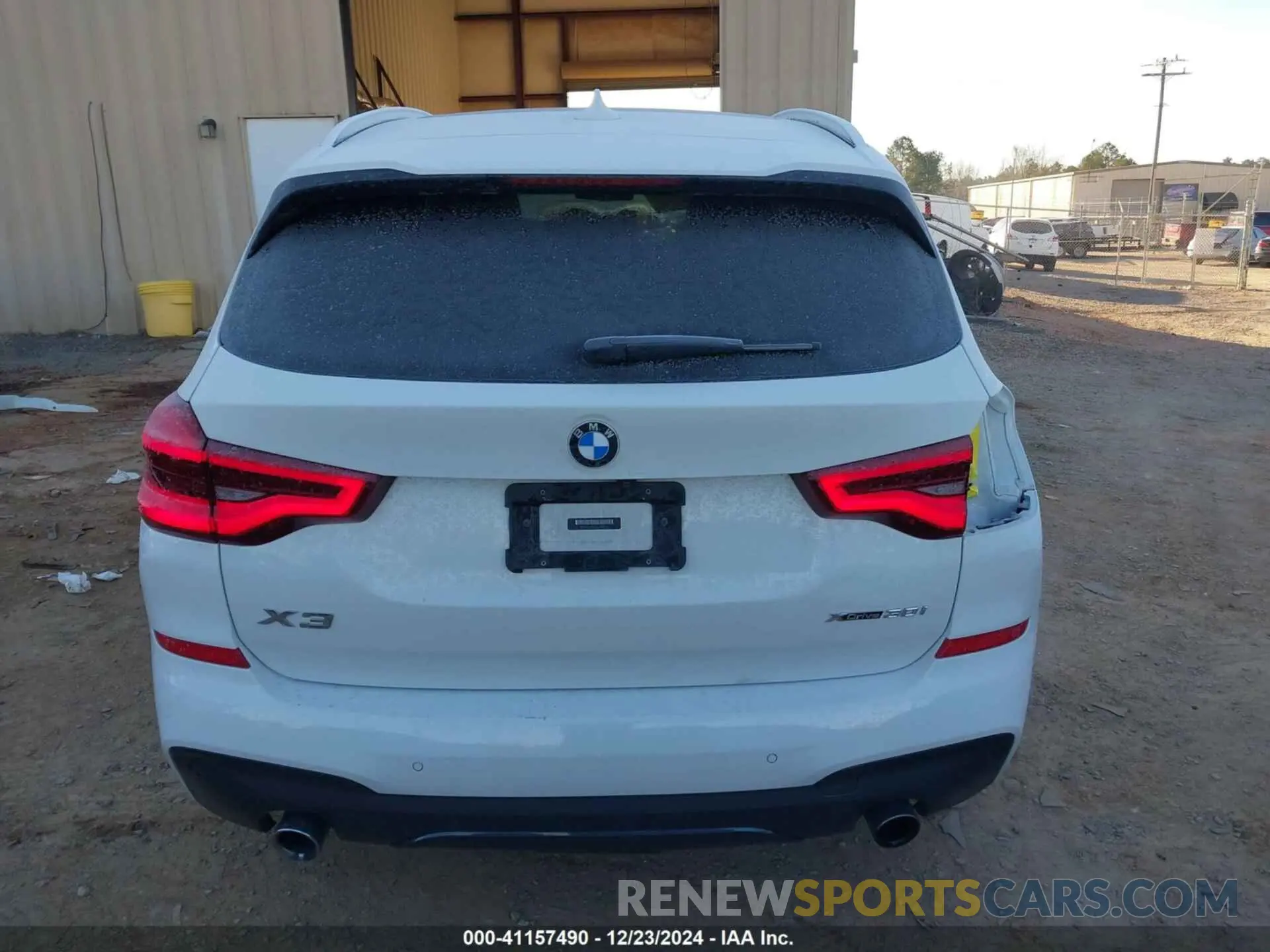 17 Photograph of a damaged car 5UXTR9C56KLP82299 BMW X3 2019
