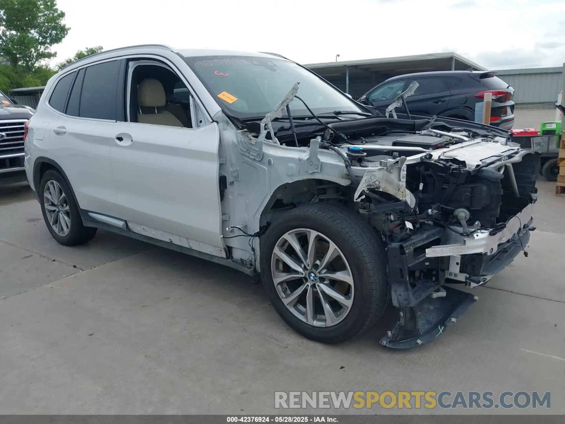 1 Photograph of a damaged car 5UXTR9C56KLP83808 BMW X3 2019