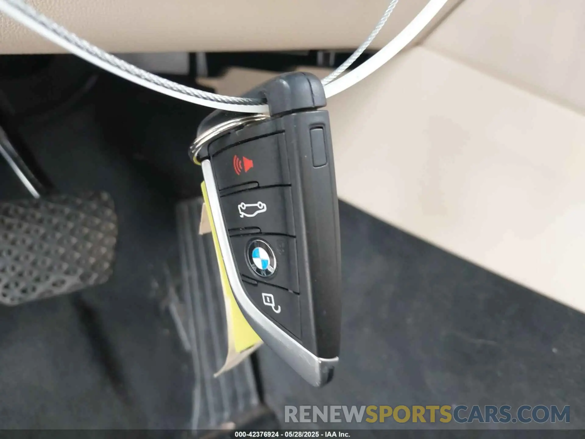 11 Photograph of a damaged car 5UXTR9C56KLP83808 BMW X3 2019