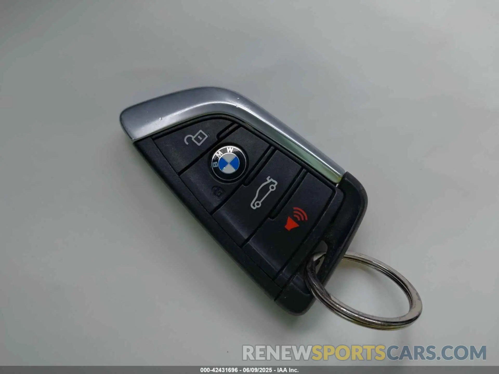 11 Photograph of a damaged car 5UXTR9C56KLP85347 BMW X3 2019