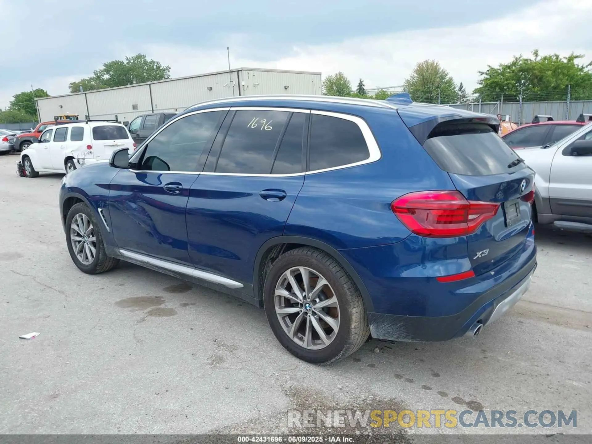 3 Photograph of a damaged car 5UXTR9C56KLP85347 BMW X3 2019