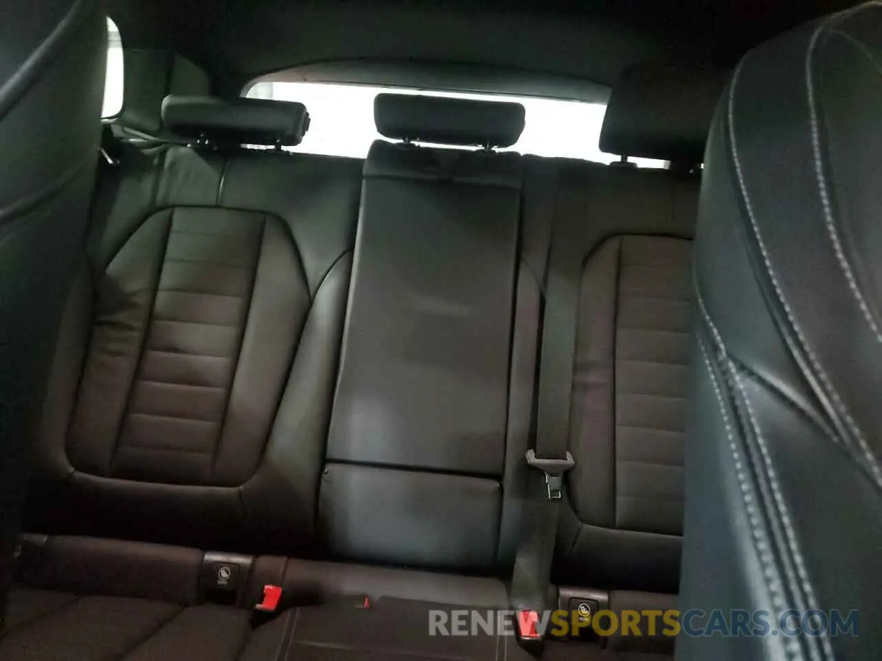 10 Photograph of a damaged car 5UXTR9C56KLP88863 BMW X3 2019