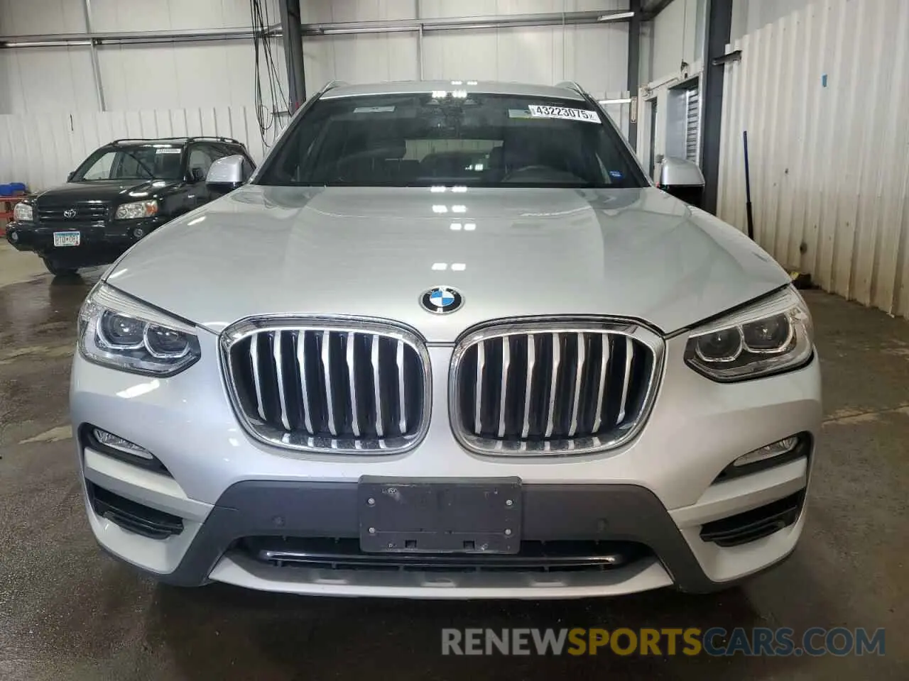 5 Photograph of a damaged car 5UXTR9C56KLP88863 BMW X3 2019