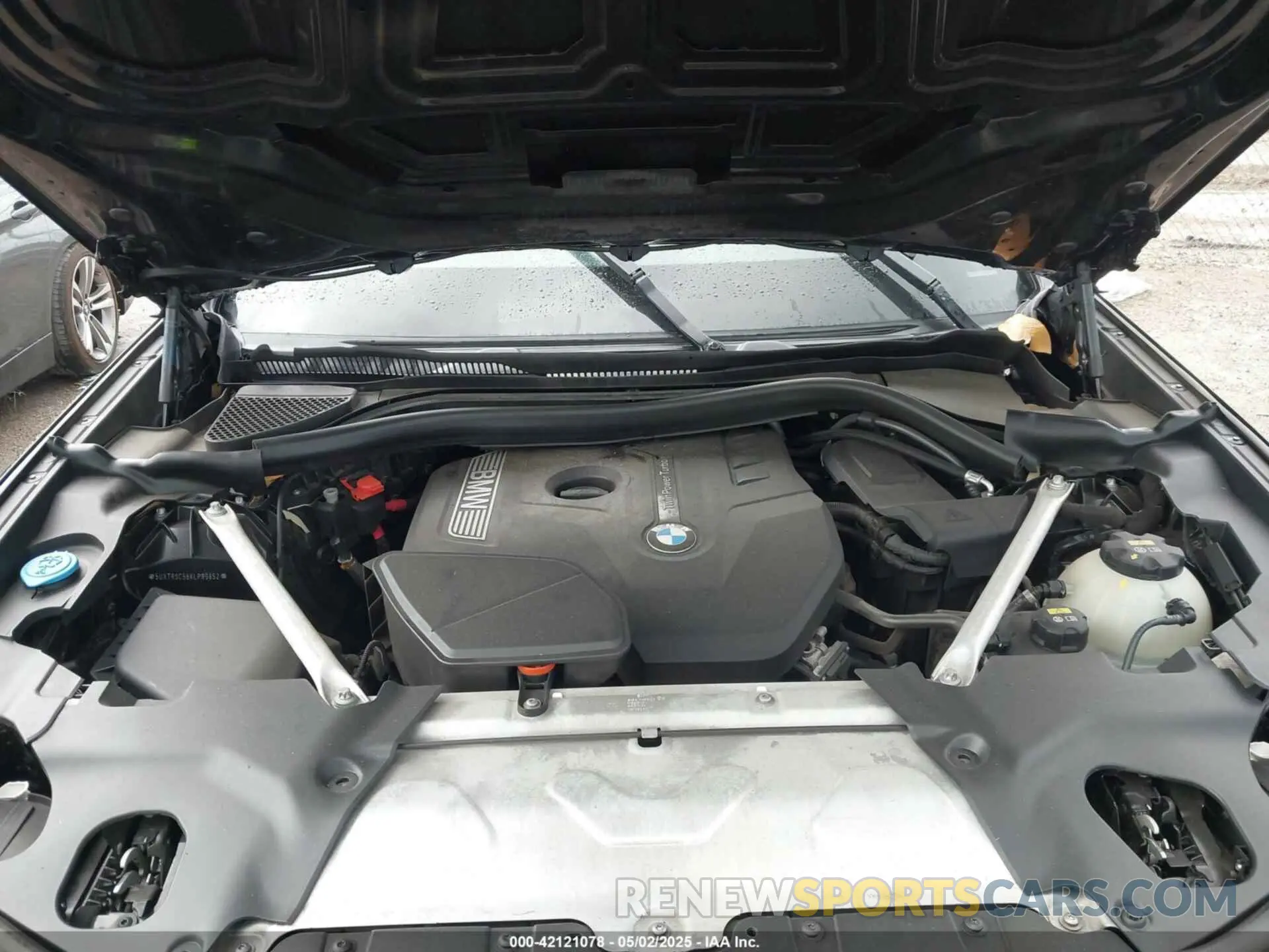 10 Photograph of a damaged car 5UXTR9C56KLP89852 BMW X3 2019