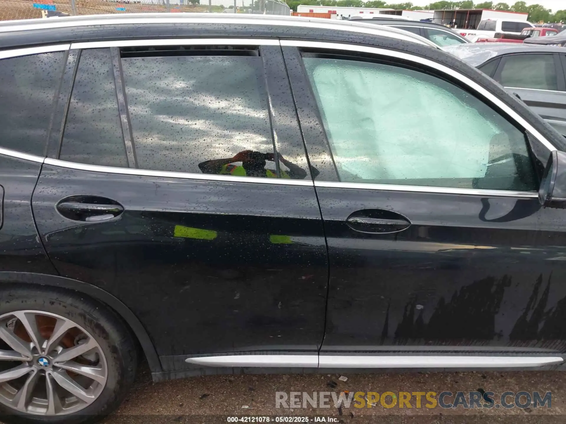 13 Photograph of a damaged car 5UXTR9C56KLP89852 BMW X3 2019