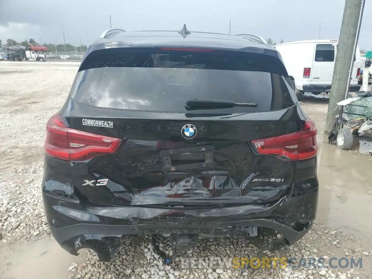 6 Photograph of a damaged car 5UXTR9C56KLP92122 BMW X3 2019