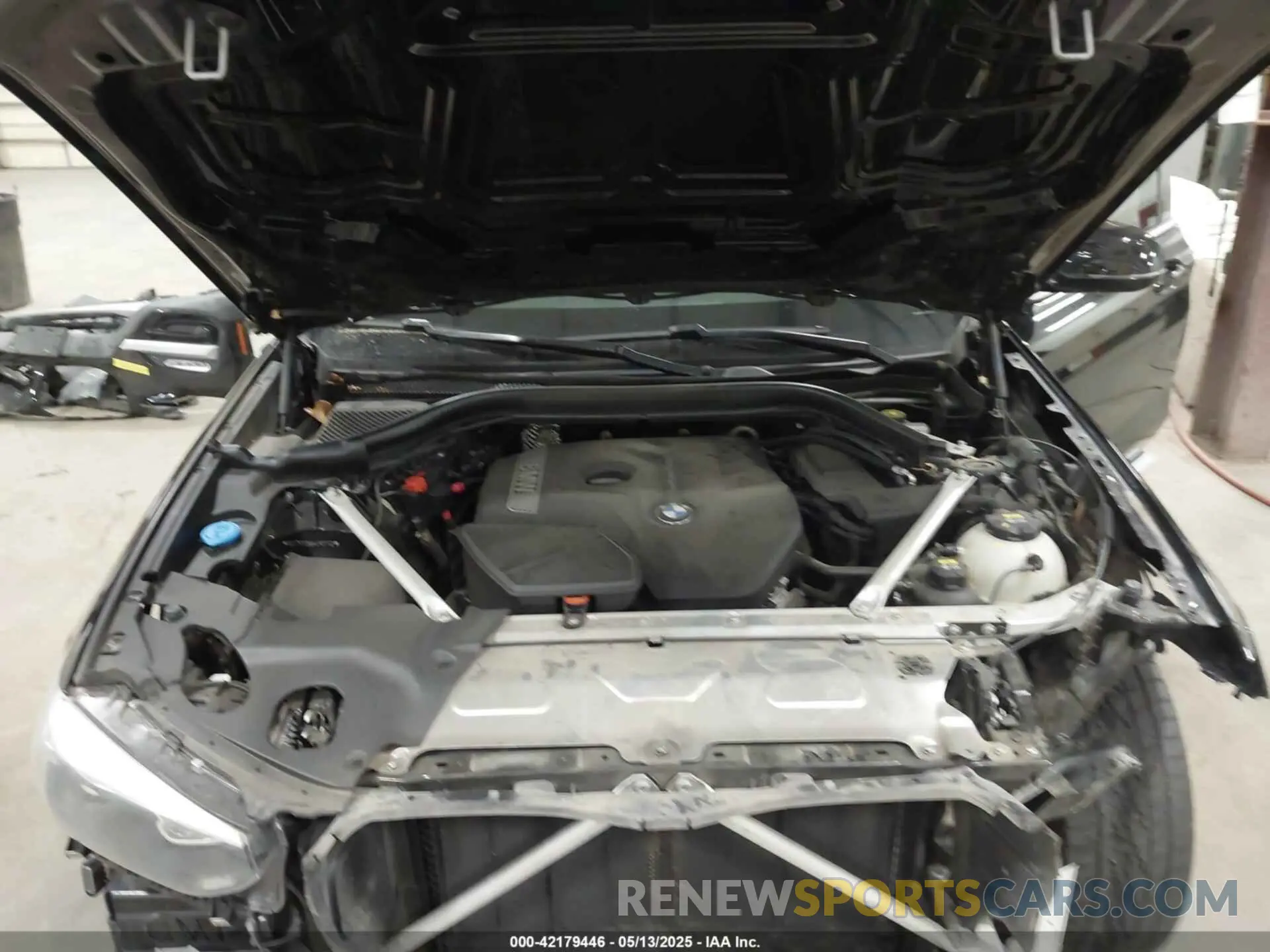 10 Photograph of a damaged car 5UXTR9C56KLP97112 BMW X3 2019