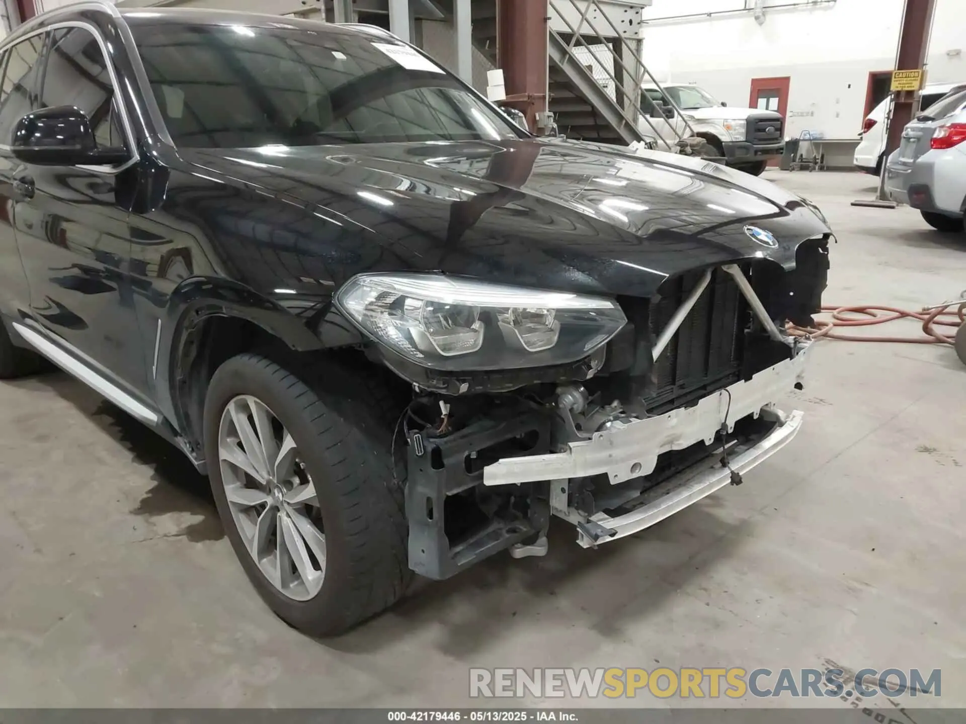 18 Photograph of a damaged car 5UXTR9C56KLP97112 BMW X3 2019