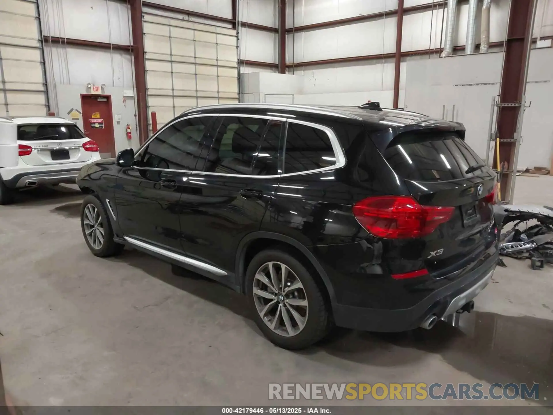 3 Photograph of a damaged car 5UXTR9C56KLP97112 BMW X3 2019