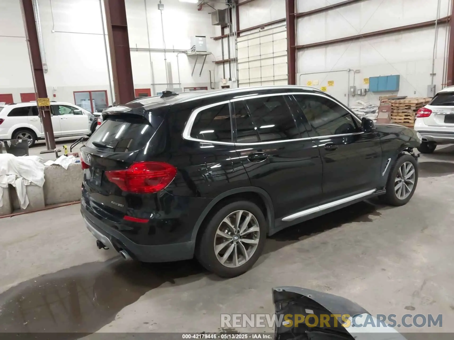 4 Photograph of a damaged car 5UXTR9C56KLP97112 BMW X3 2019
