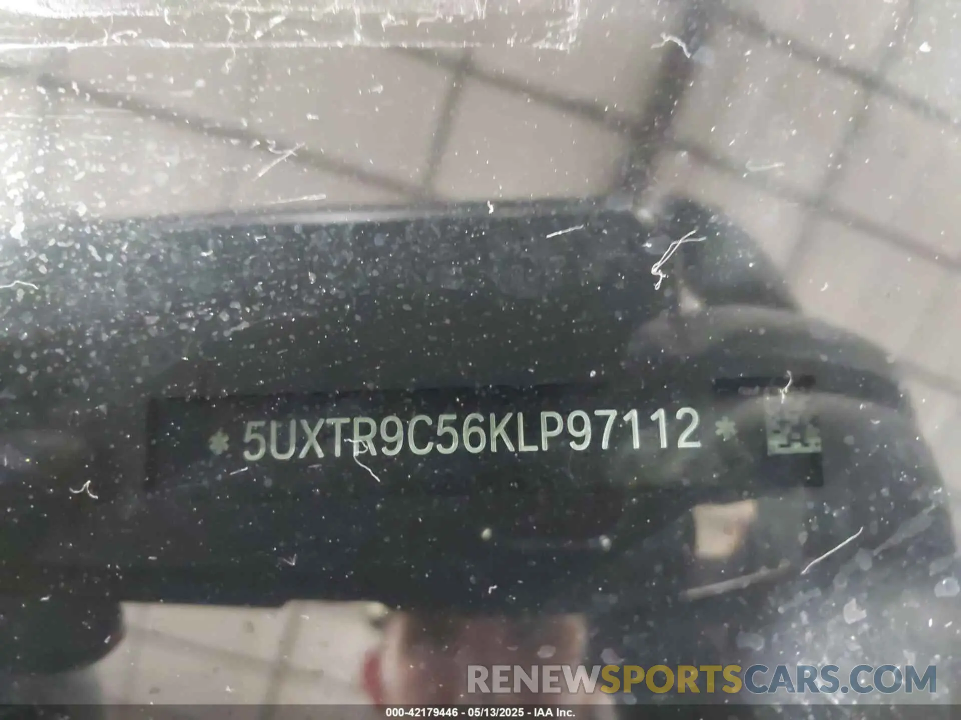 9 Photograph of a damaged car 5UXTR9C56KLP97112 BMW X3 2019