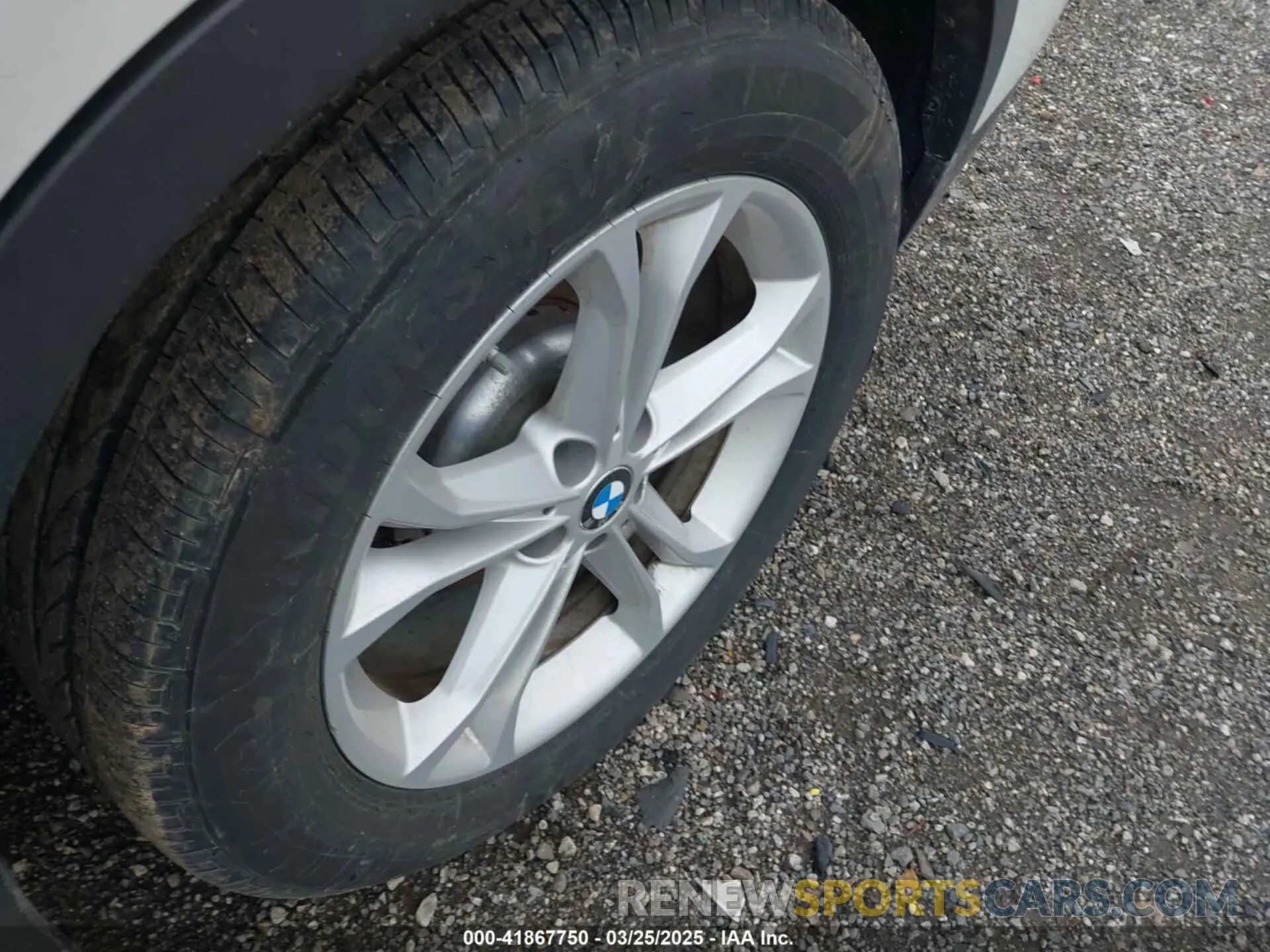 11 Photograph of a damaged car 5UXTR9C56KLR07639 BMW X3 2019