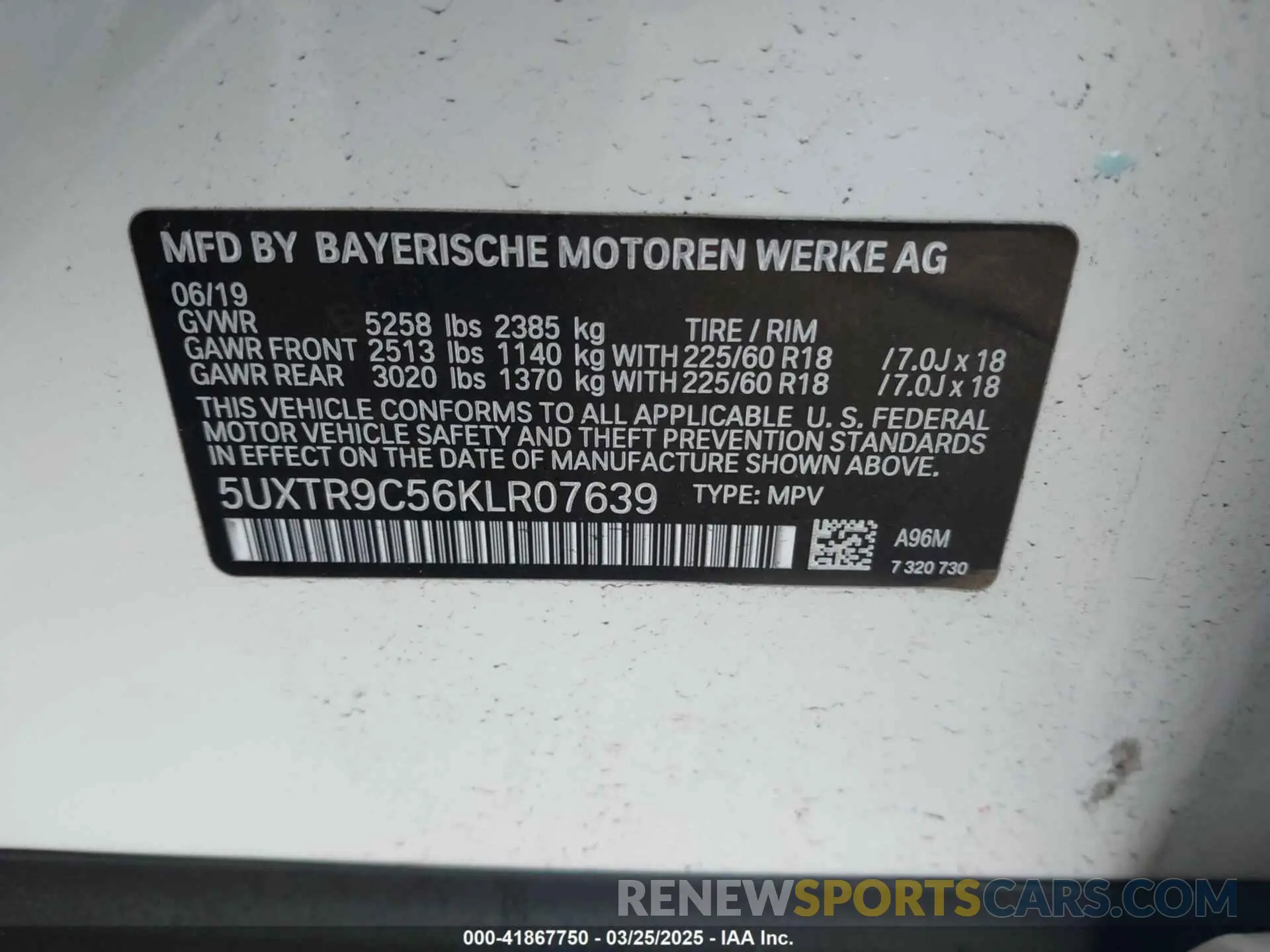 9 Photograph of a damaged car 5UXTR9C56KLR07639 BMW X3 2019