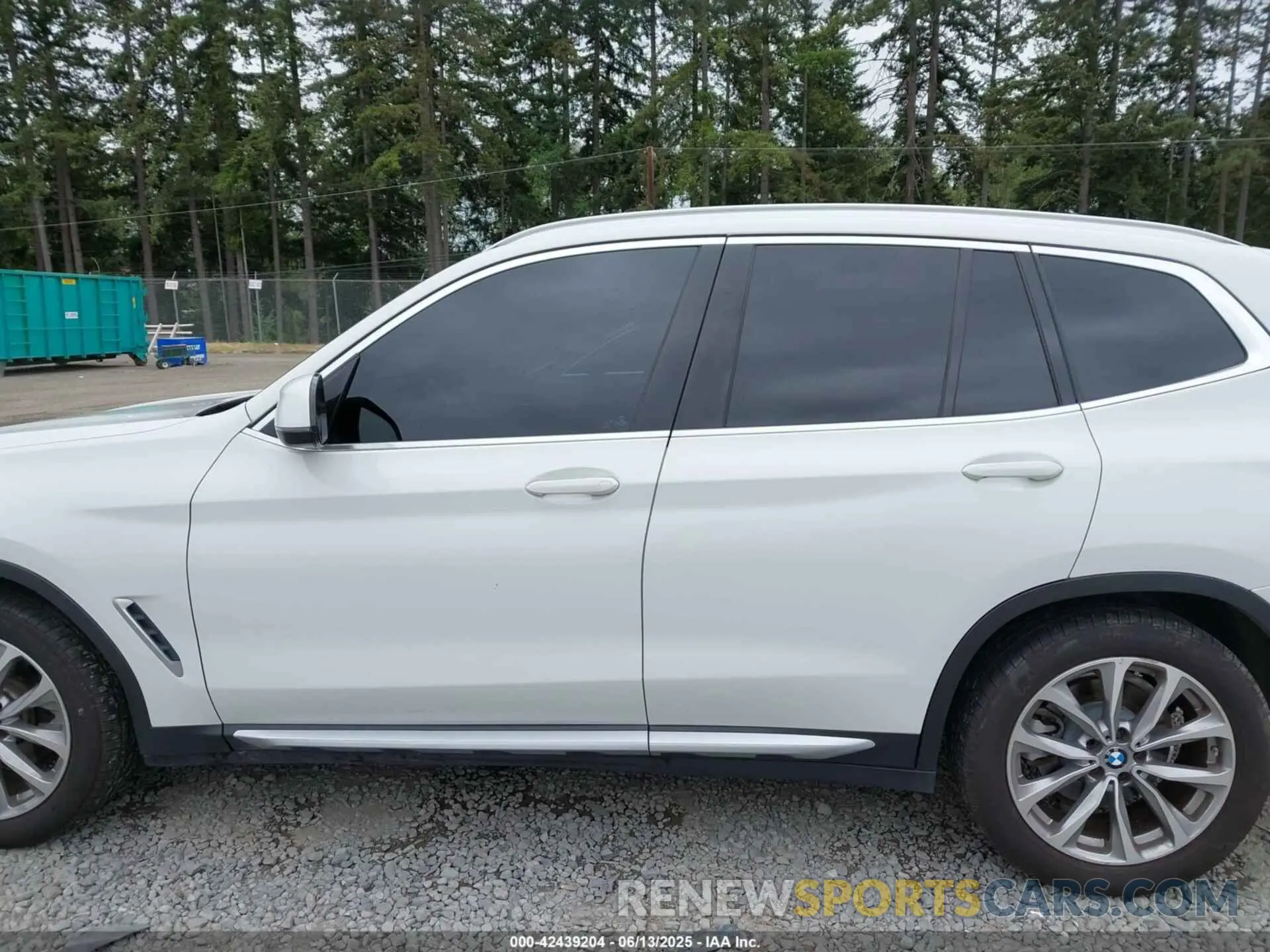 14 Photograph of a damaged car 5UXTR9C56KLR08208 BMW X3 2019