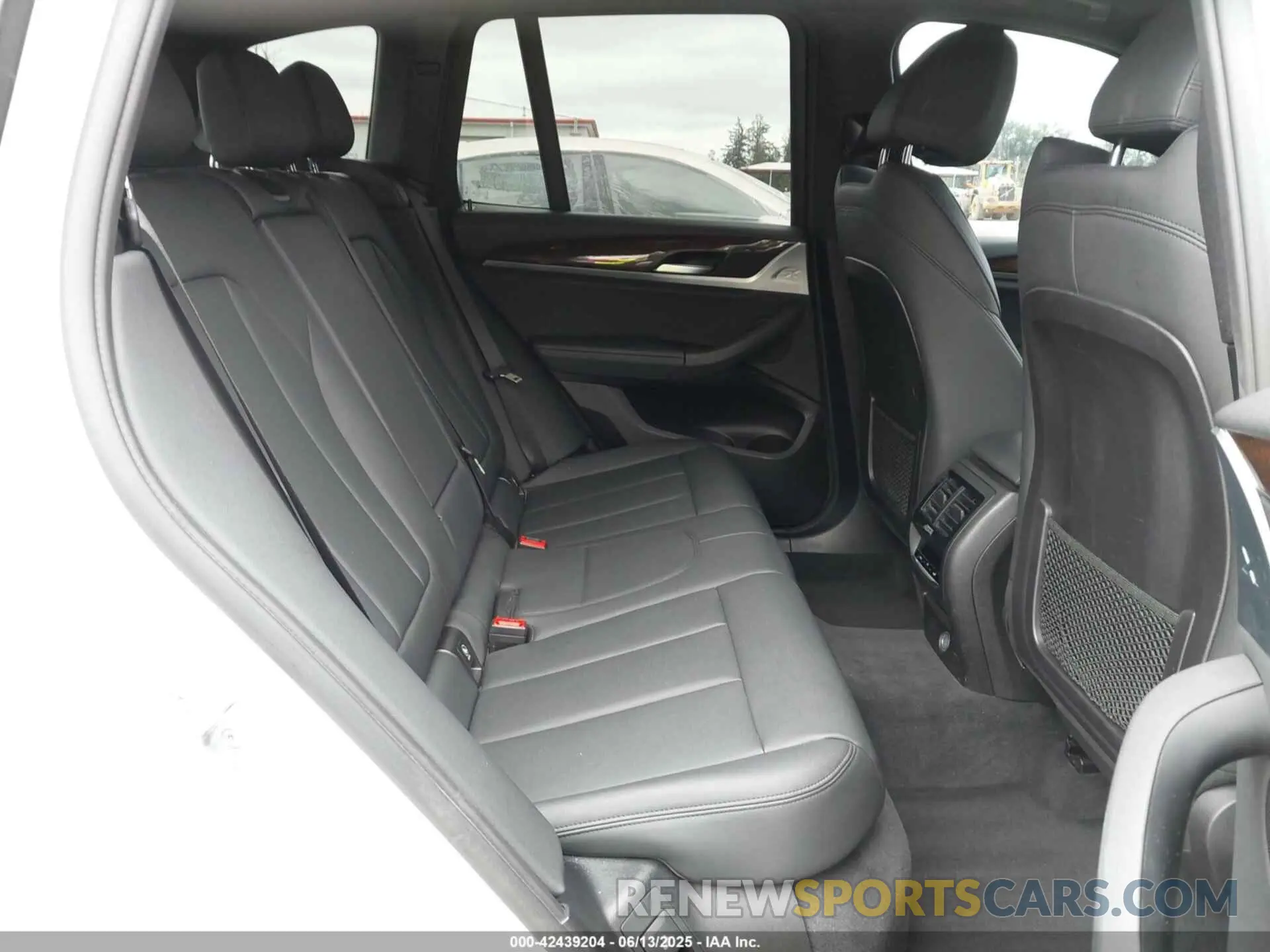 8 Photograph of a damaged car 5UXTR9C56KLR08208 BMW X3 2019