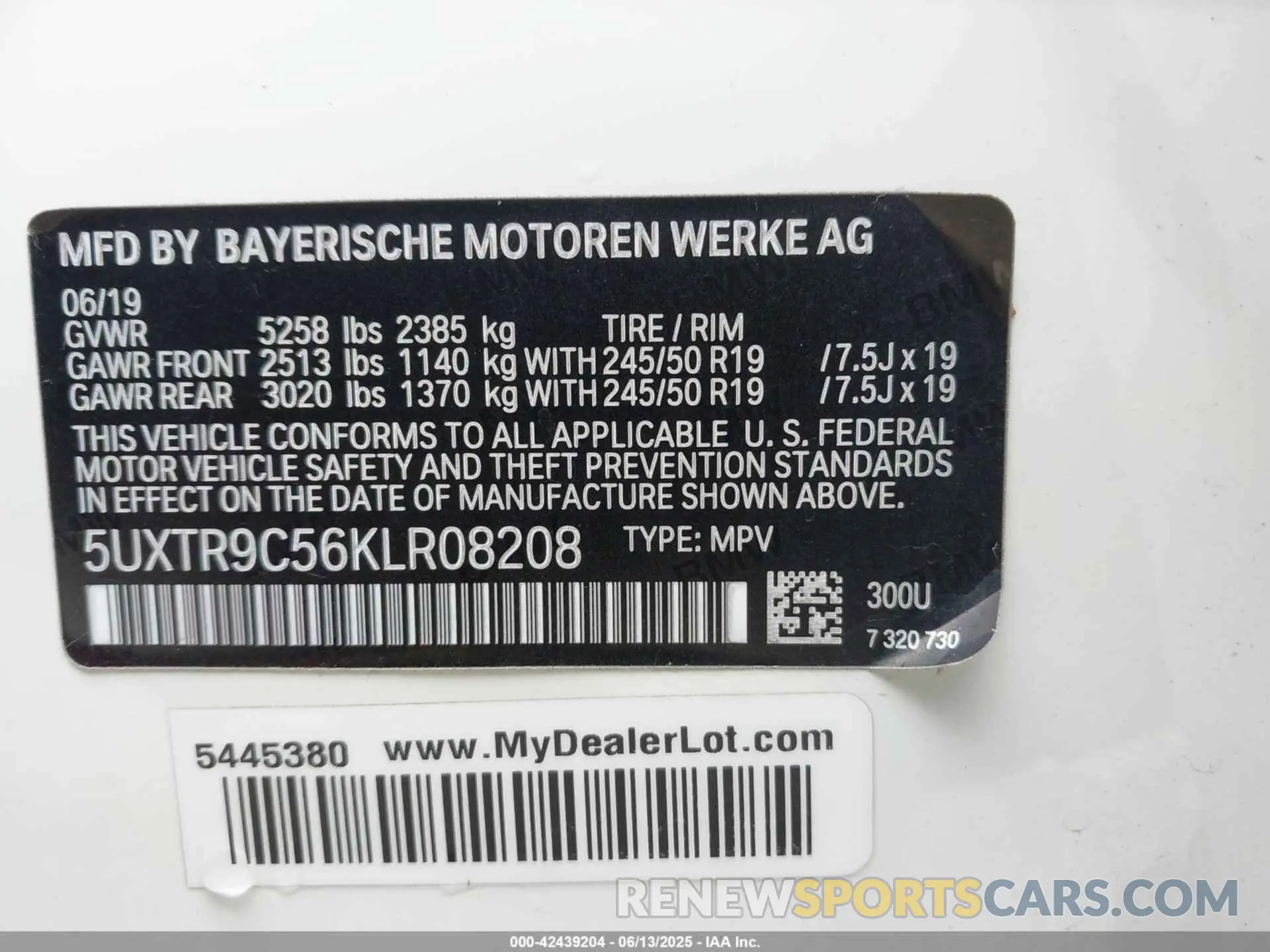 9 Photograph of a damaged car 5UXTR9C56KLR08208 BMW X3 2019