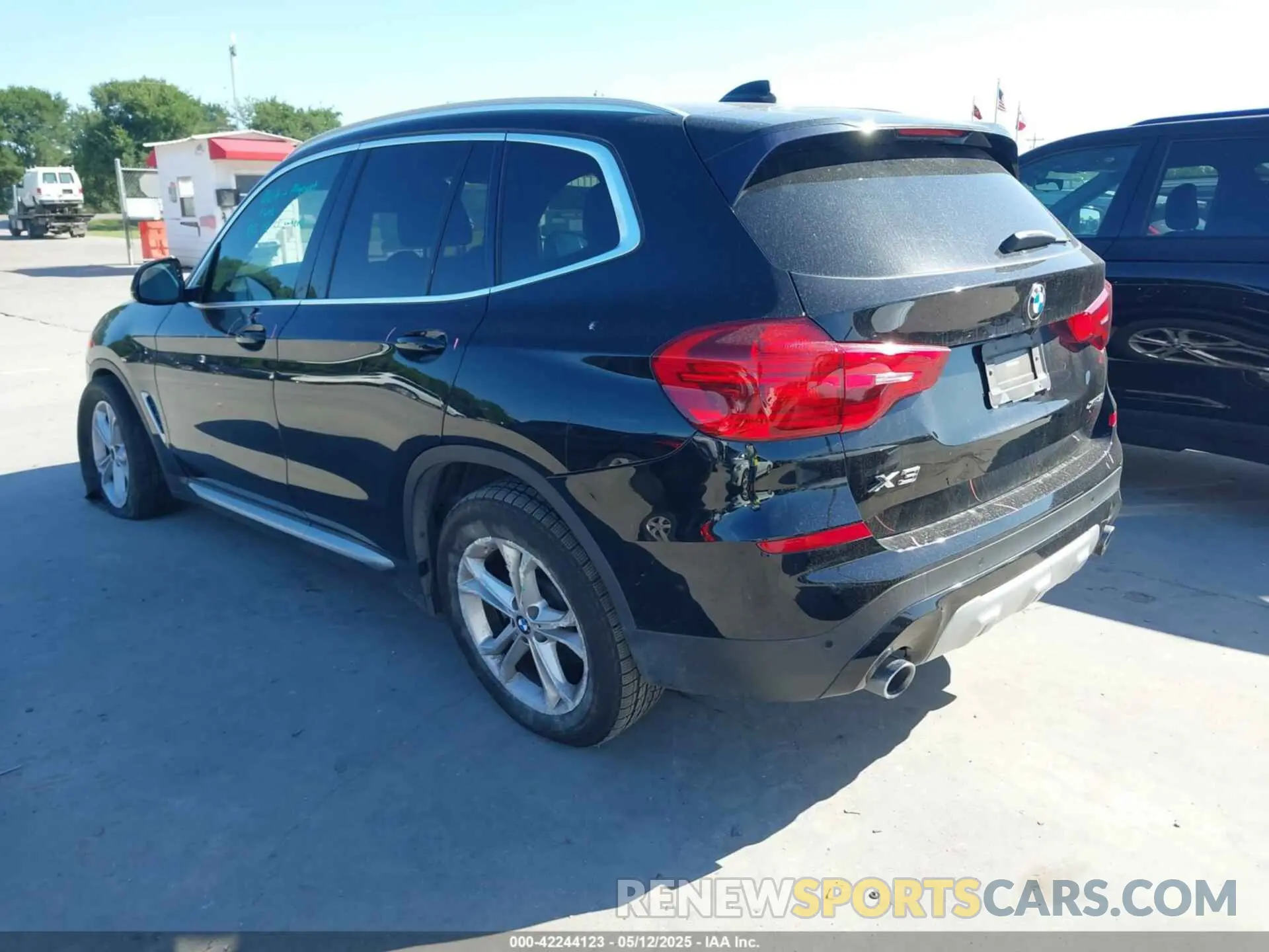 3 Photograph of a damaged car 5UXTR9C57KLD94095 BMW X3 2019