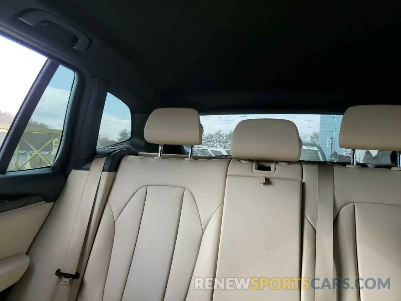 9 Photograph of a damaged car 5UXTR9C57KLP77189 BMW X3 2019