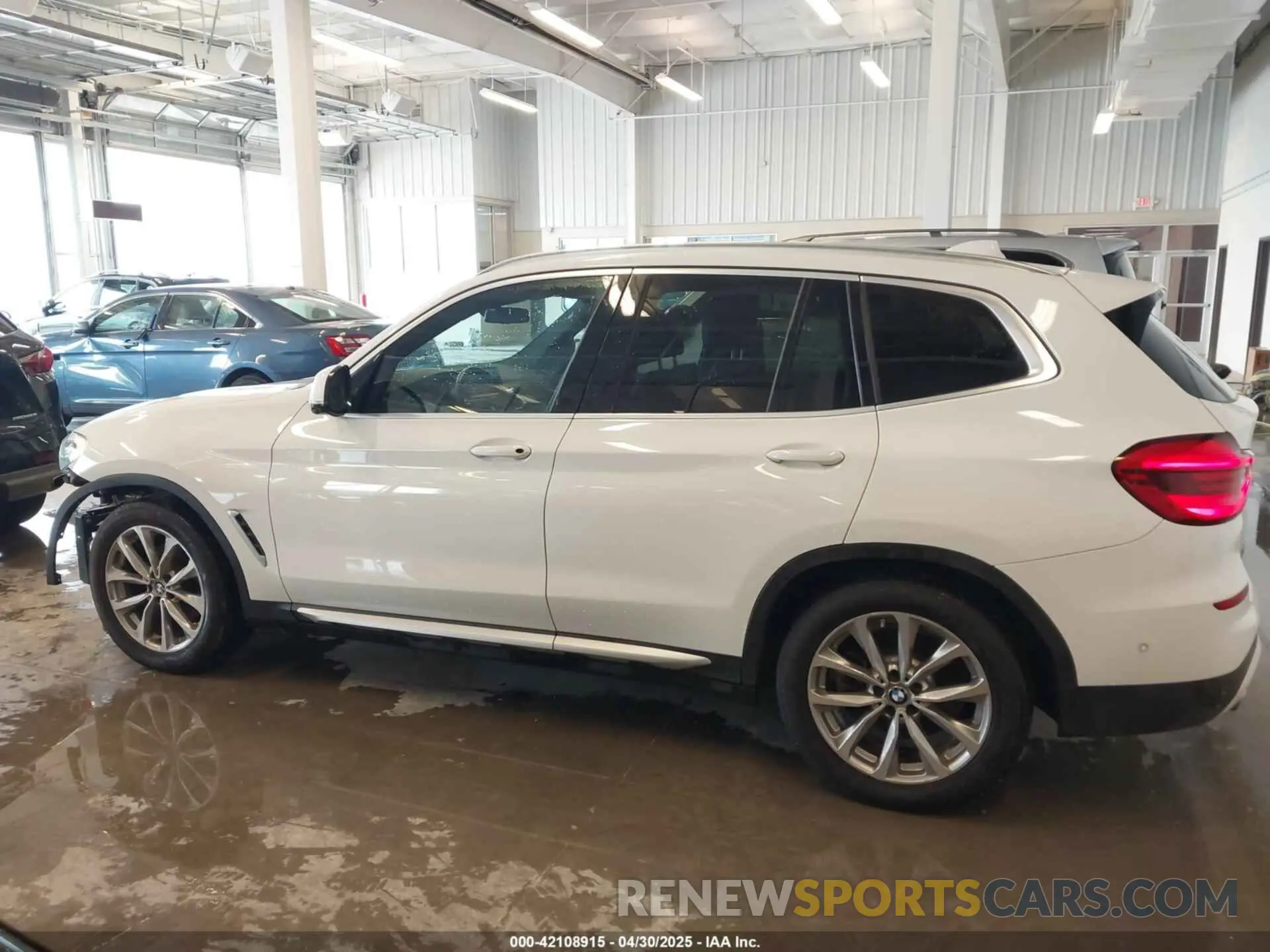 15 Photograph of a damaged car 5UXTR9C57KLP85888 BMW X3 2019