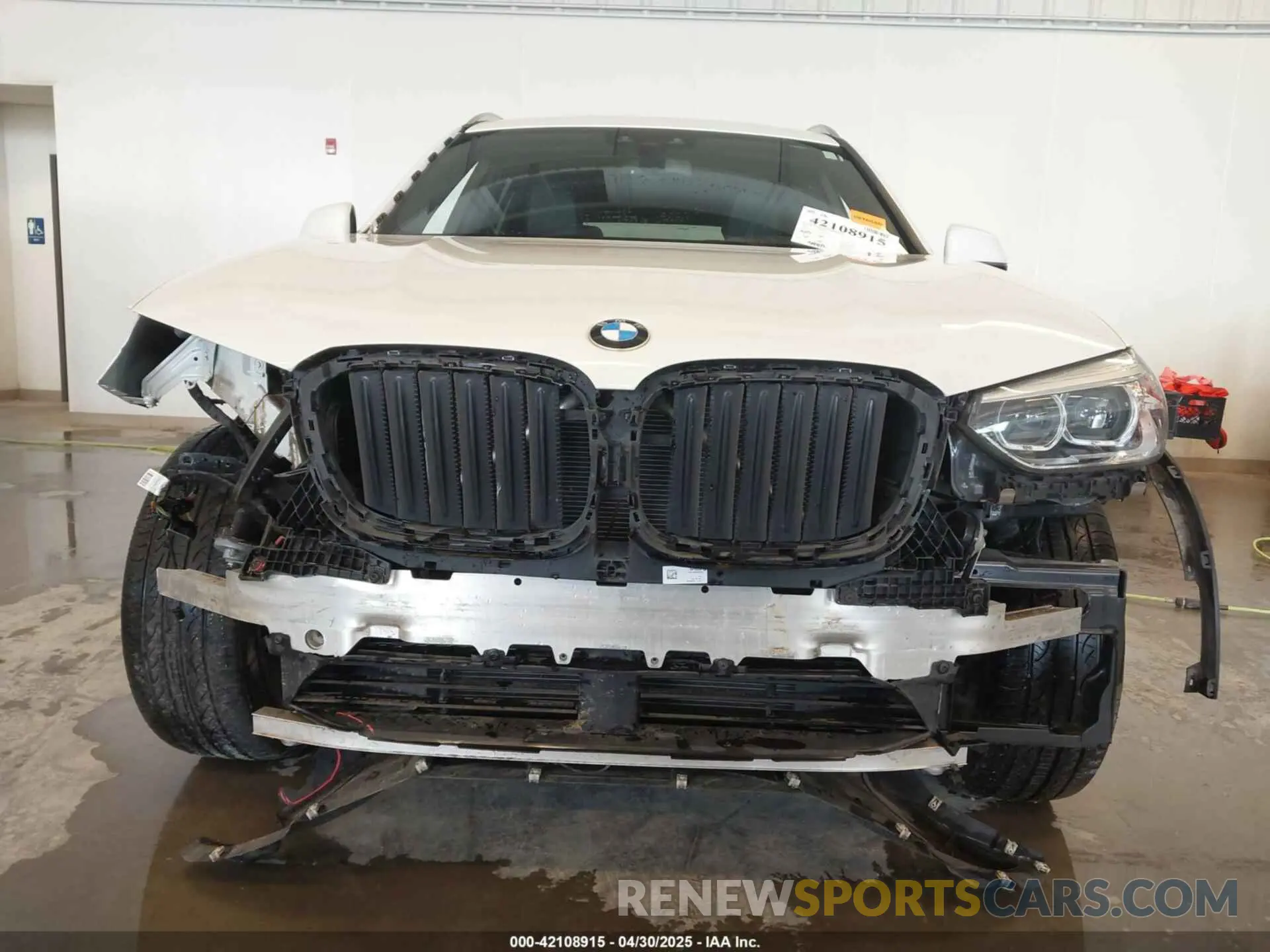 6 Photograph of a damaged car 5UXTR9C57KLP85888 BMW X3 2019