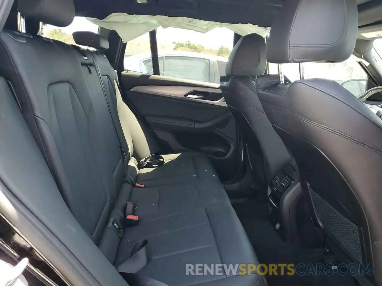 11 Photograph of a damaged car 5UXTR9C57KLP97717 BMW X3 2019