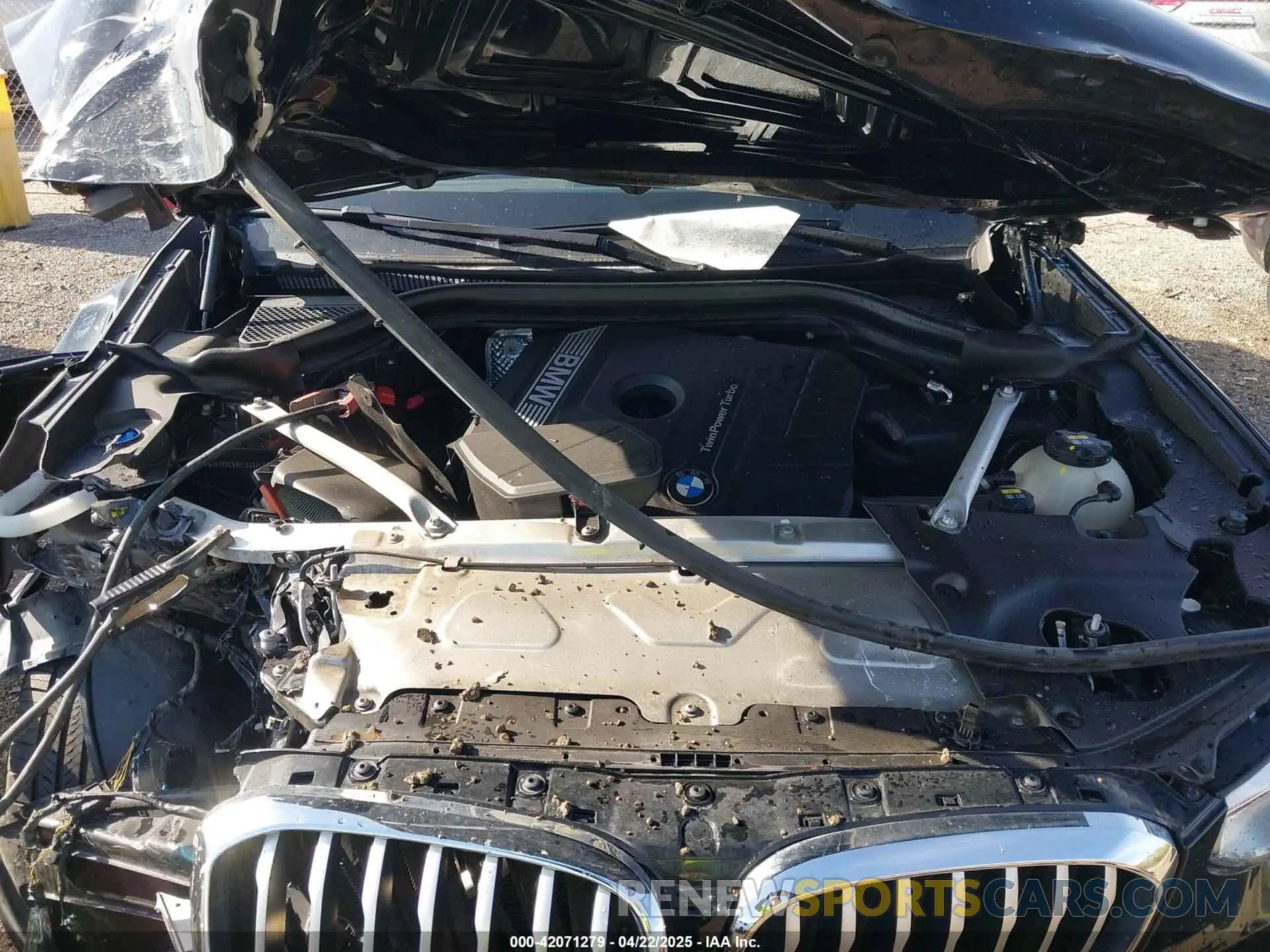 10 Photograph of a damaged car 5UXTR9C58KLD92243 BMW X3 2019