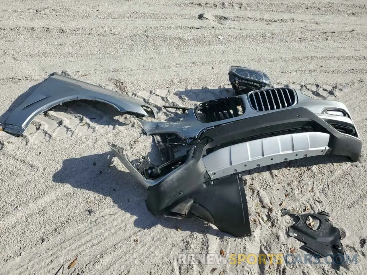 13 Photograph of a damaged car 5UXTR9C58KLD93442 BMW X3 2019