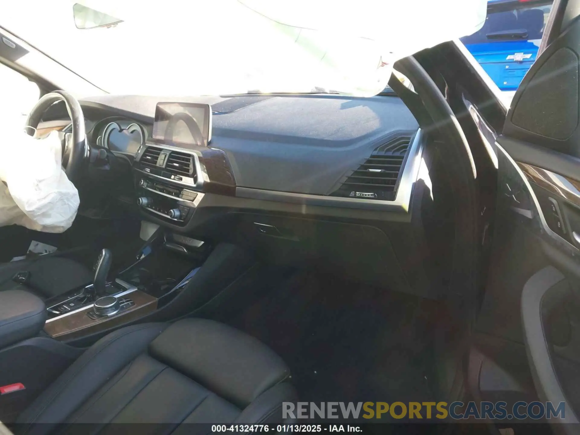 5 Photograph of a damaged car 5UXTR9C58KLE17481 BMW X3 2019