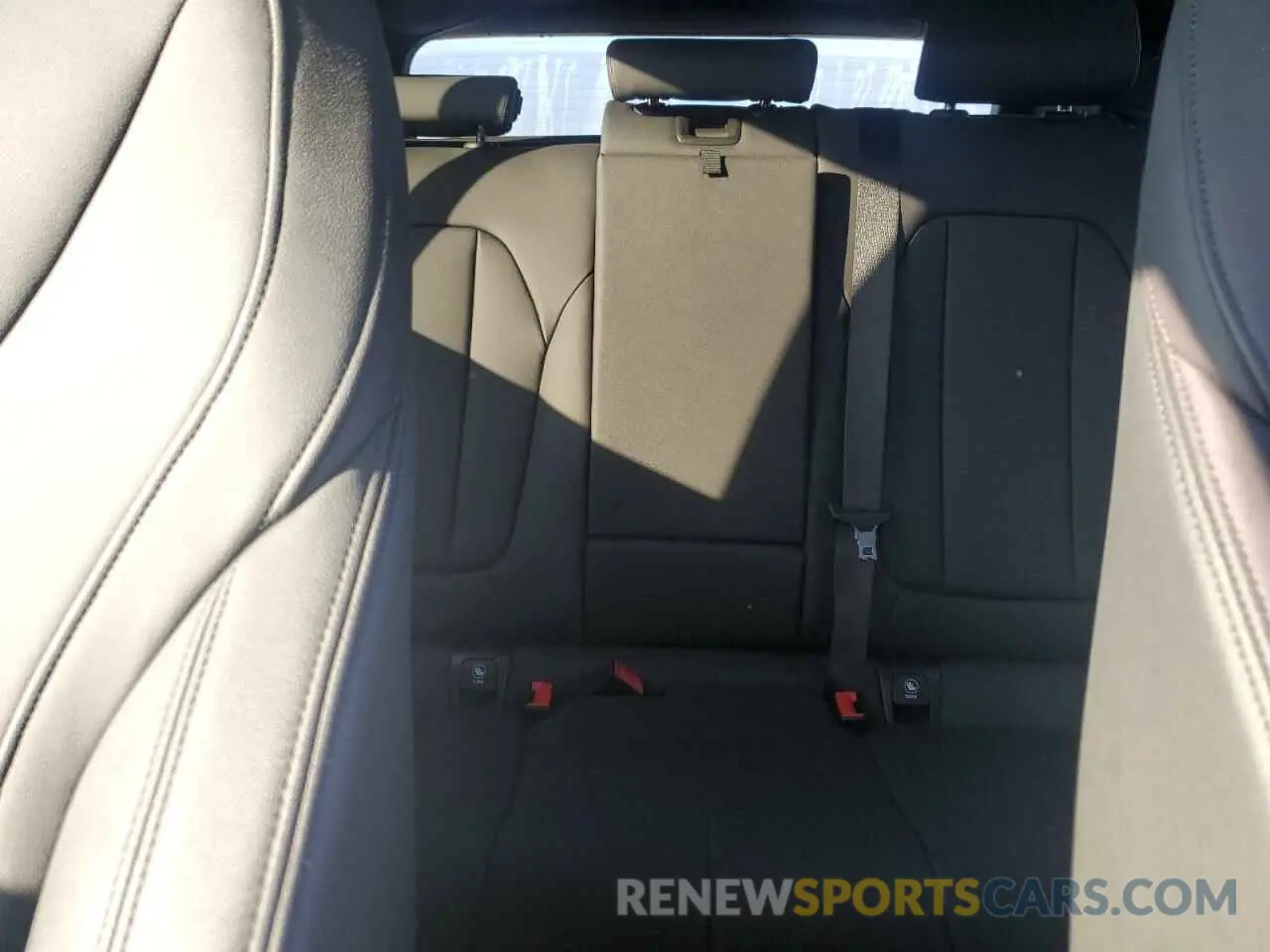 10 Photograph of a damaged car 5UXTR9C58KLE17657 BMW X3 2019