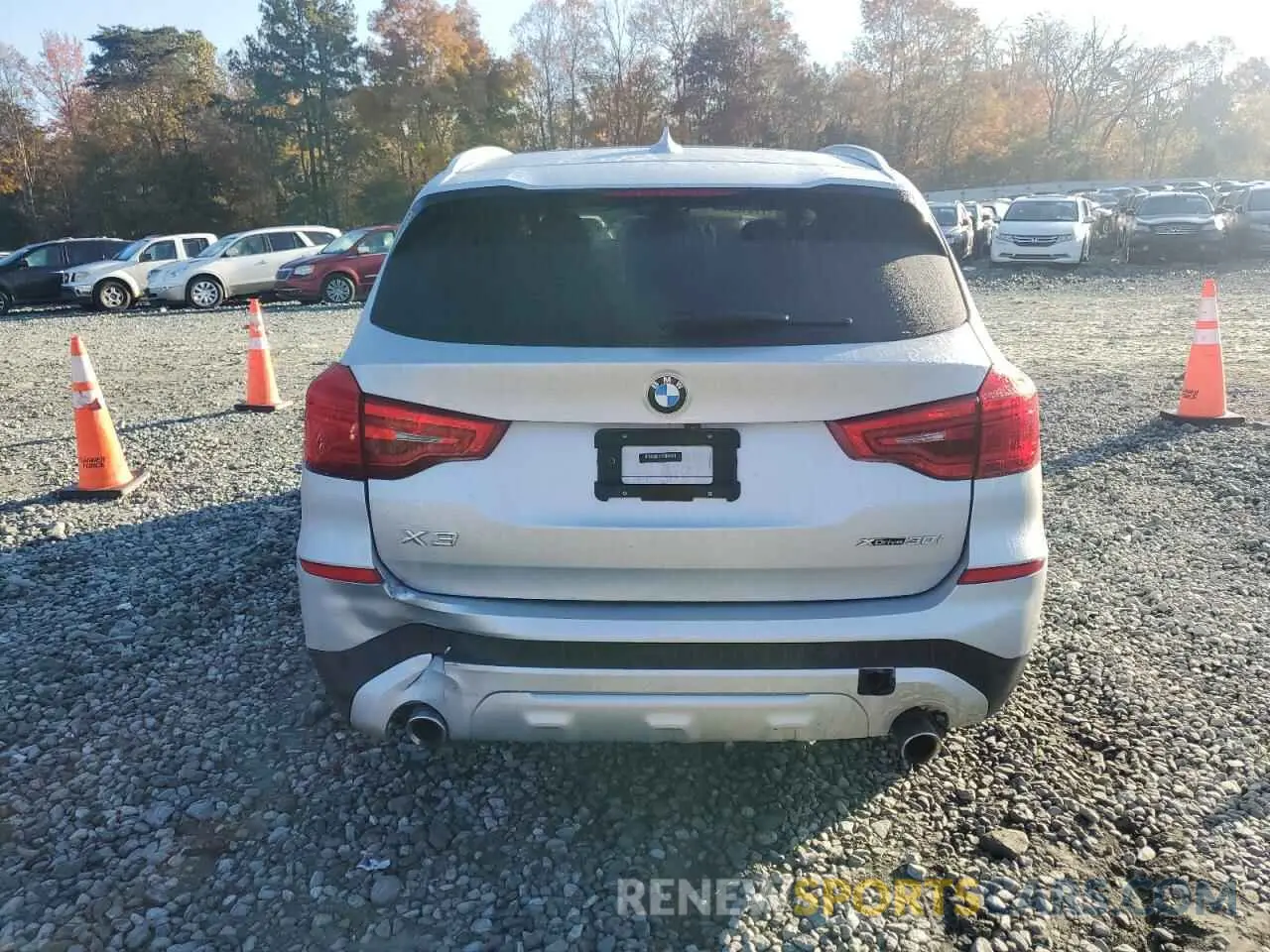 6 Photograph of a damaged car 5UXTR9C58KLE17657 BMW X3 2019