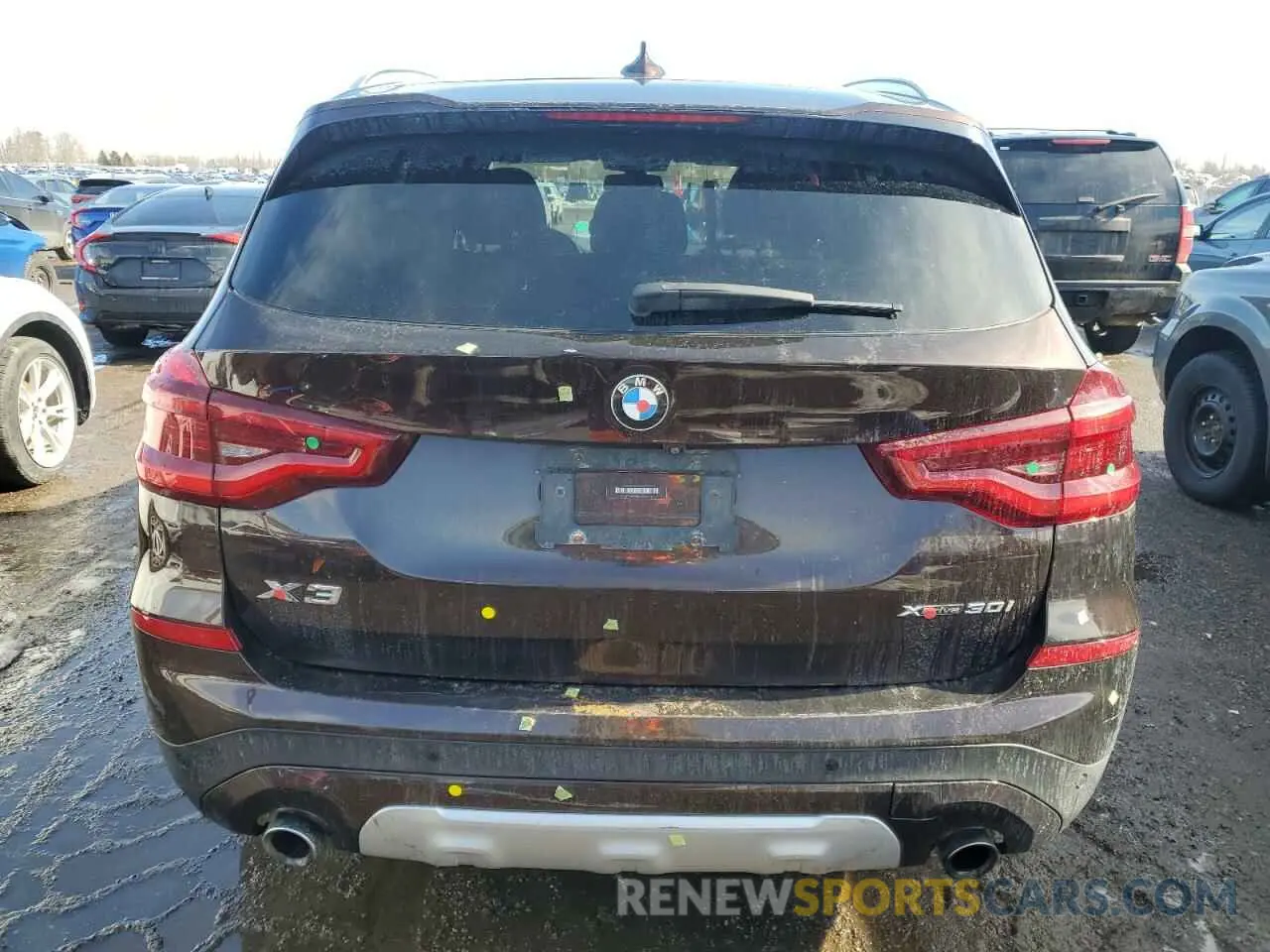 6 Photograph of a damaged car 5UXTR9C58KLP83549 BMW X3 2019