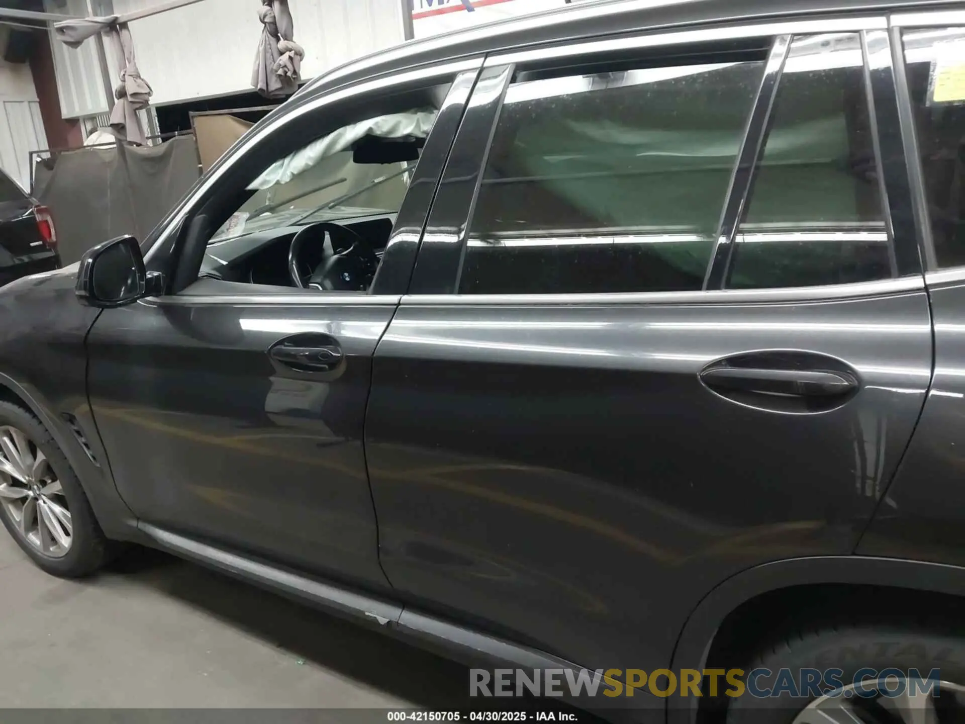 13 Photograph of a damaged car 5UXTR9C58KLP91960 BMW X3 2019