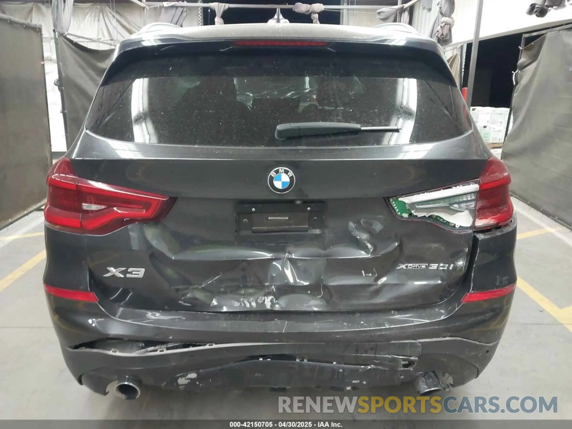 15 Photograph of a damaged car 5UXTR9C58KLP91960 BMW X3 2019